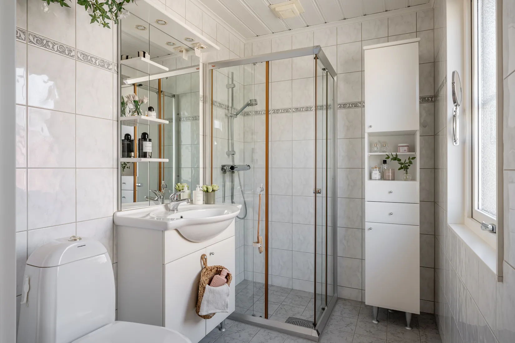 Villa, Radhus, Gräsandsgatan 28, Fågelhöjden, Nacka