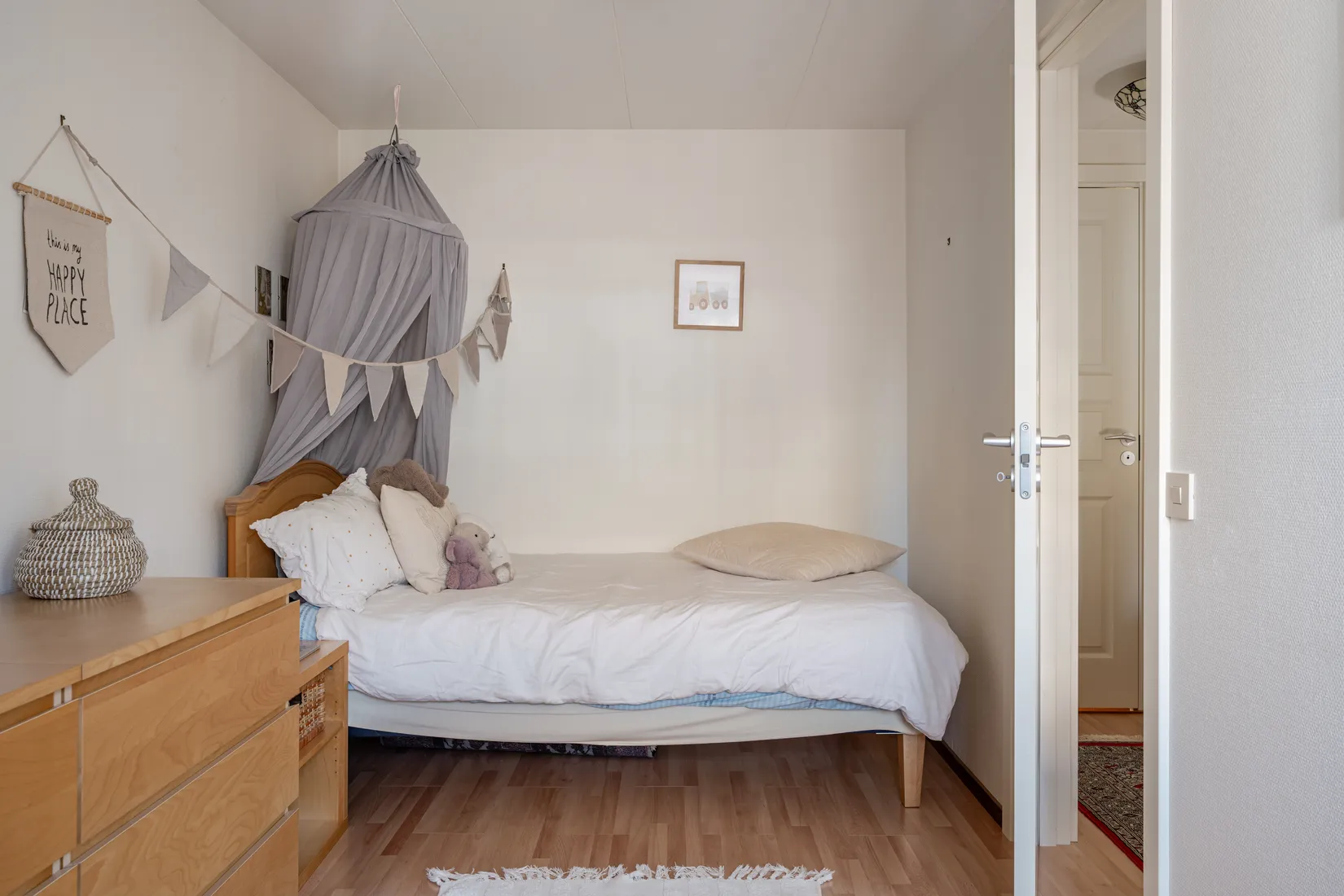 Villa, Radhus, Gräsandsgatan 28, Fågelhöjden, Nacka