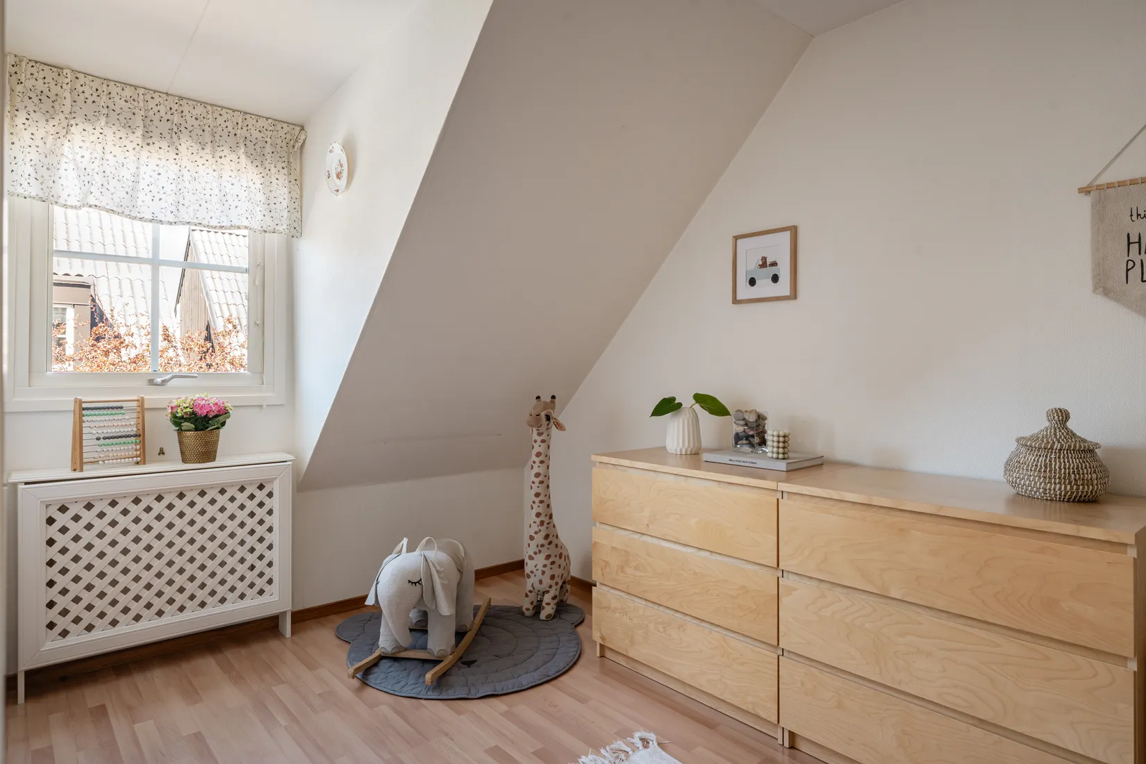 Villa, Radhus, Gräsandsgatan 28, Fågelhöjden, Nacka