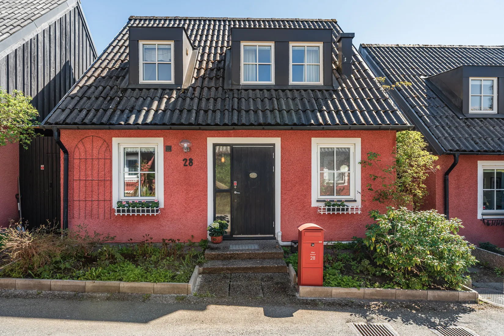 Villa, Radhus, Gräsandsgatan 28, Fågelhöjden, Nacka