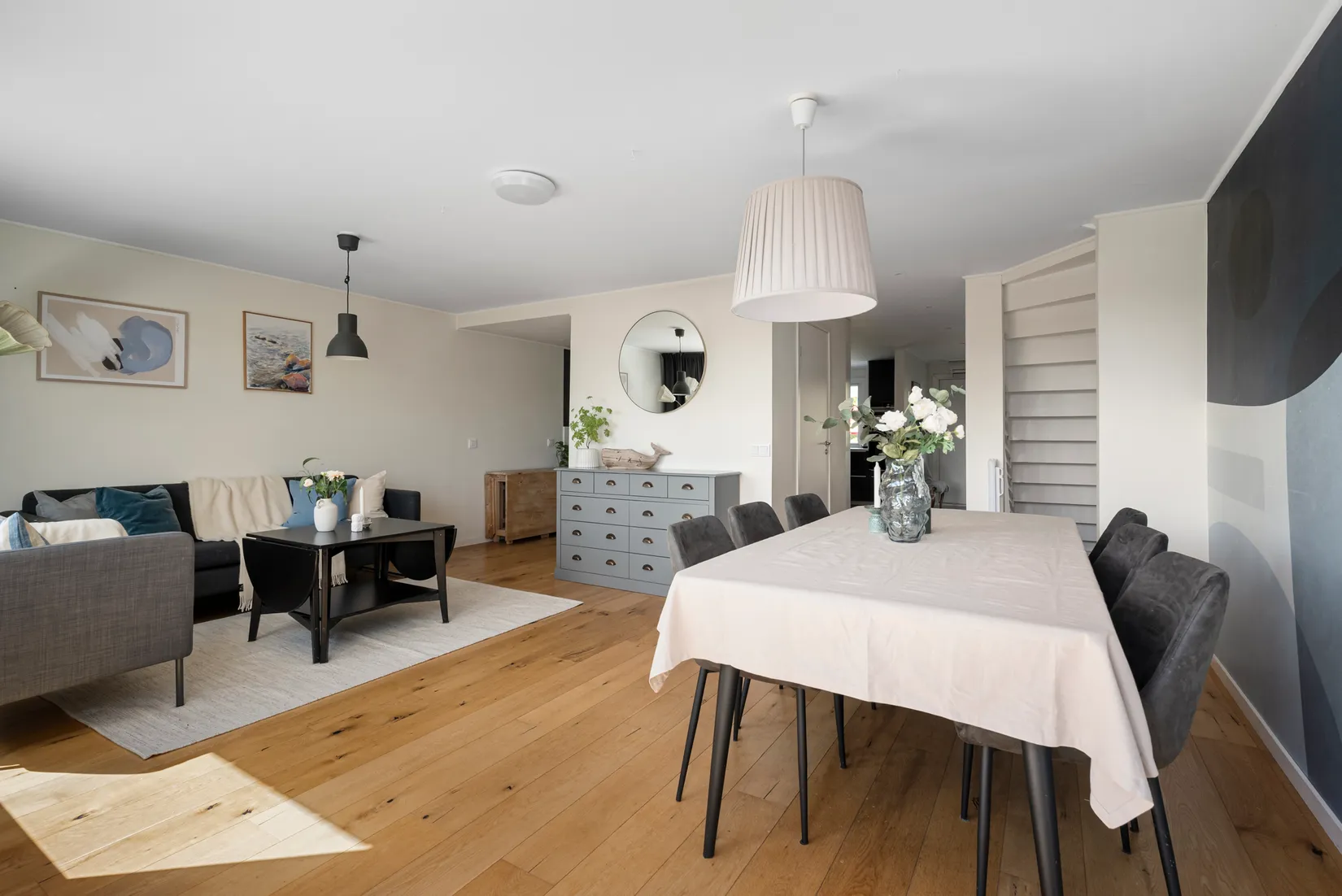 Villa, Radhus, Blåvidegränd 48, Vinsta, Stockholm