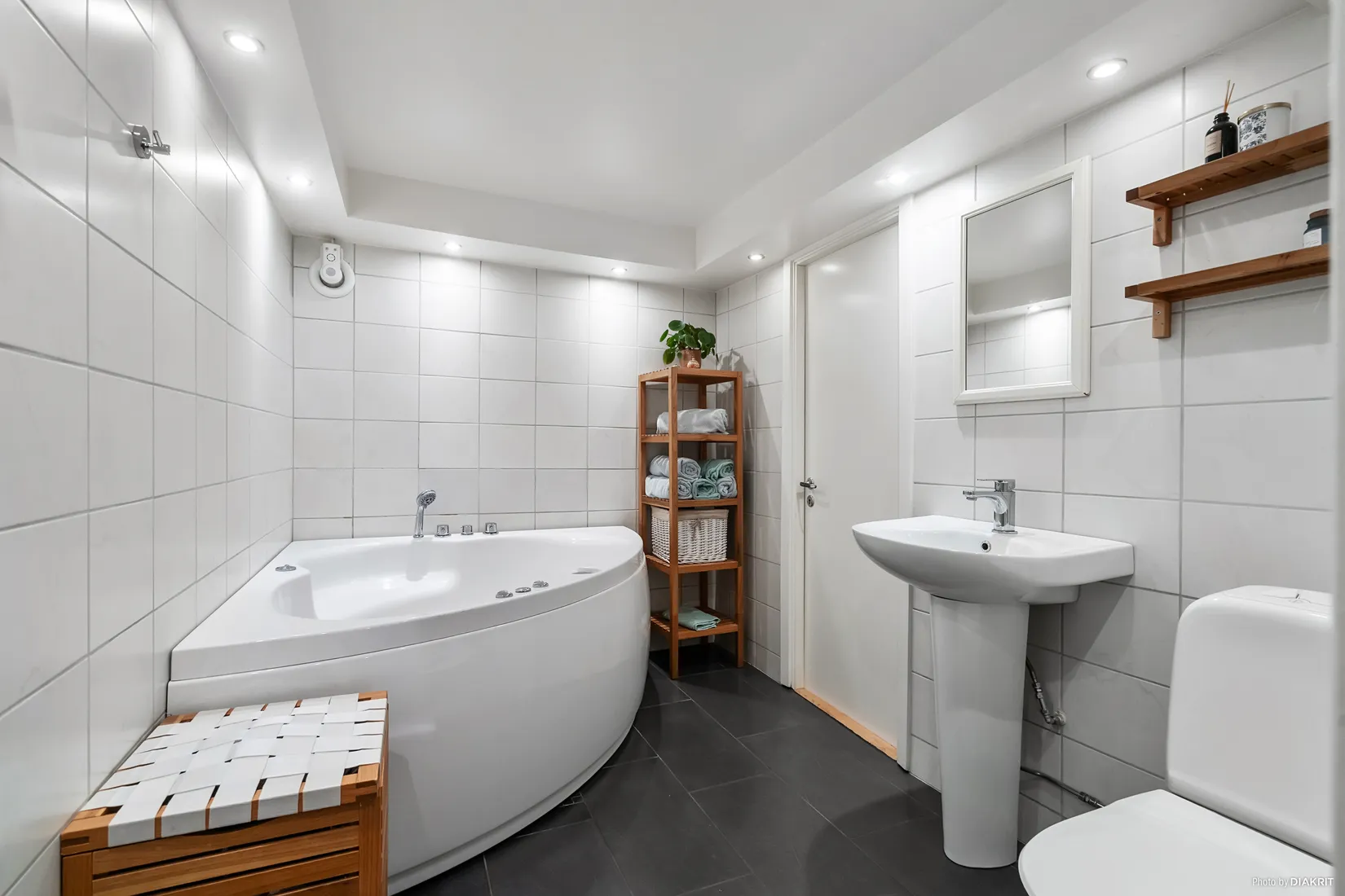 Villa, Plogvägen 1A, Näsby park - Sjösidan, Täby