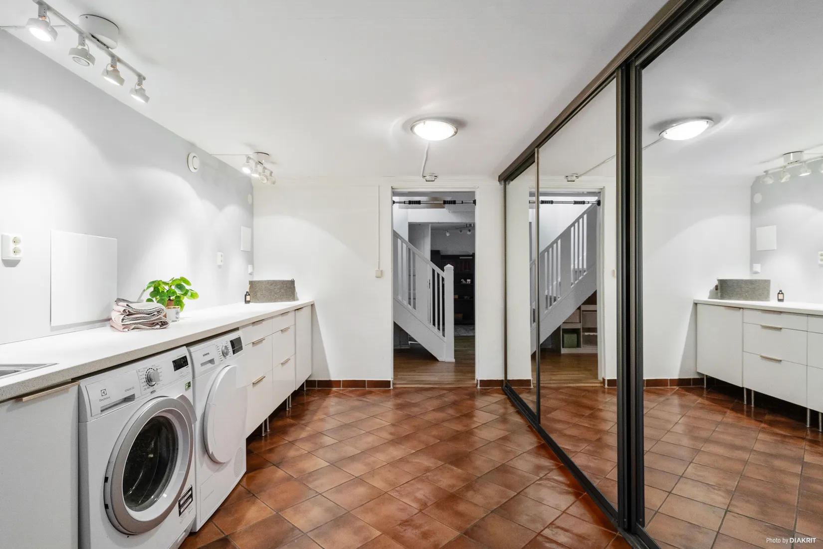 Villa, Plogvägen 1A, Näsby park - Sjösidan, Täby
