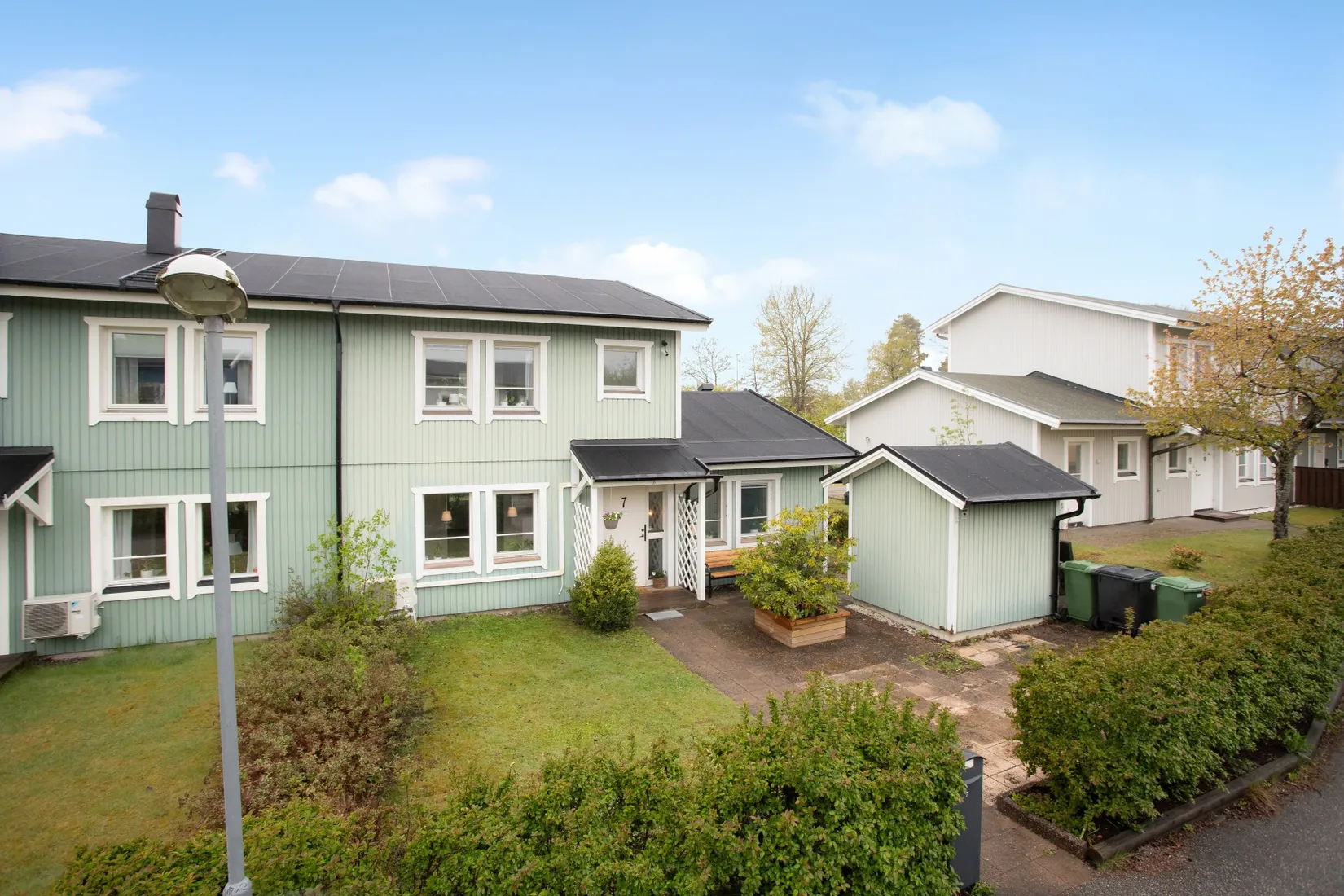 Villa, Radhus, Hasselnötsvägen 7, Viksjö Hummelmora, Järfälla