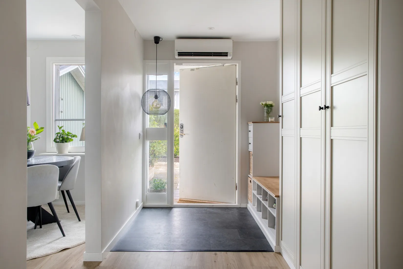Villa, Radhus, Hasselnötsvägen 7, Viksjö Hummelmora, Järfälla