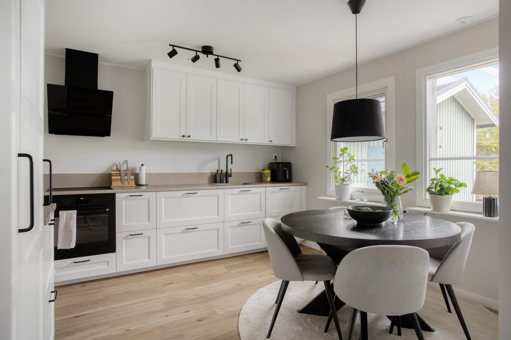 Villa, Radhus, Hasselnötsvägen 7, Viksjö Hummelmora, Järfälla