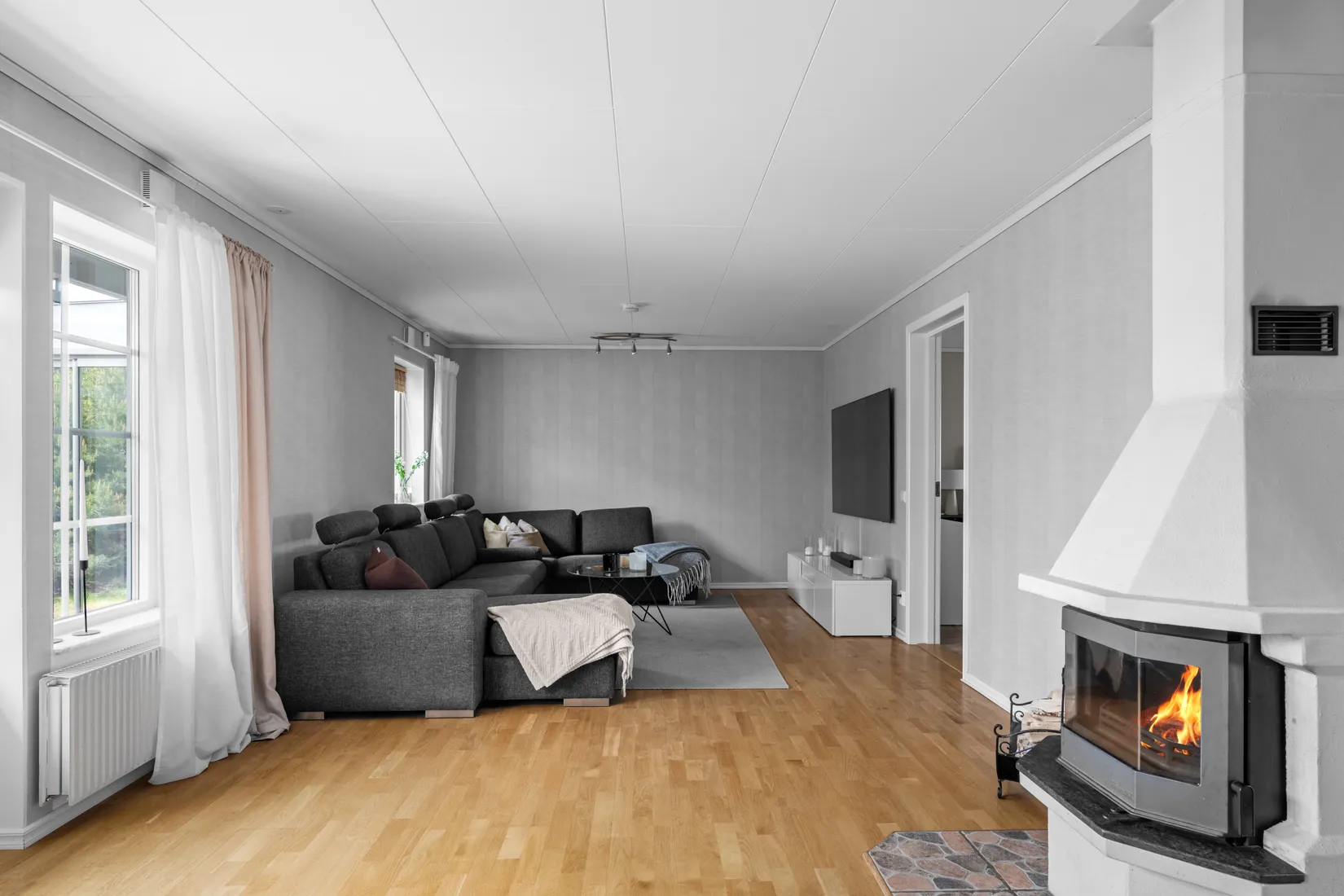 Villa, Långsvängen 40, Botkyrka