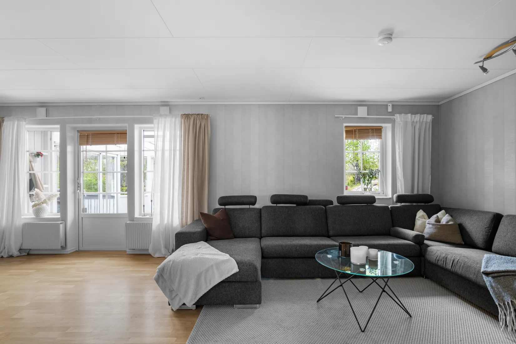 Villa, Långsvängen 40, Botkyrka