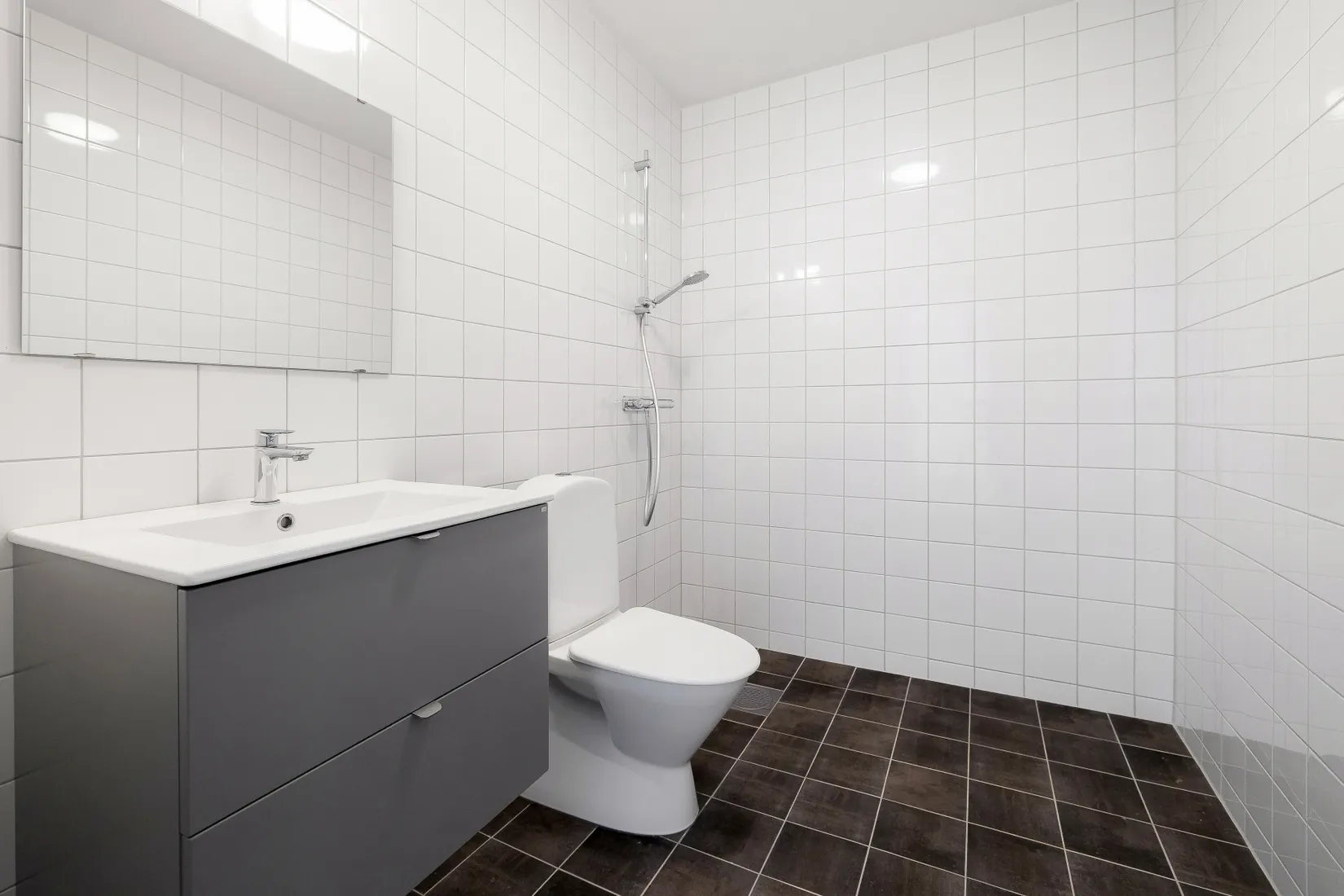 Bostadsrätt, Radhus, Björnkärrsvägen 1H, Svinninge, Österåker