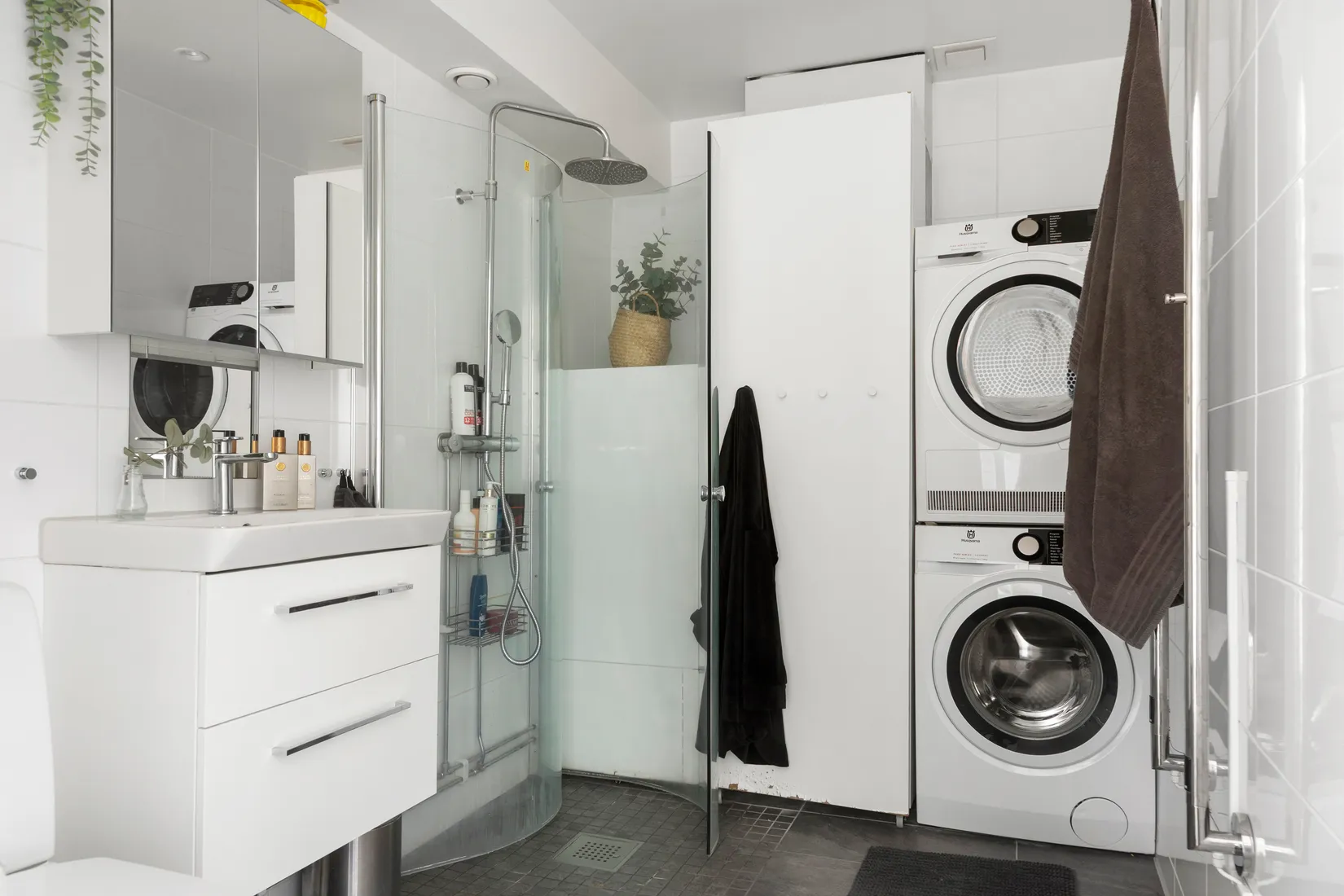 Bostadsrätt, Radhus, Lärkbacken 1B, Frillesås tätort, Kungsbacka