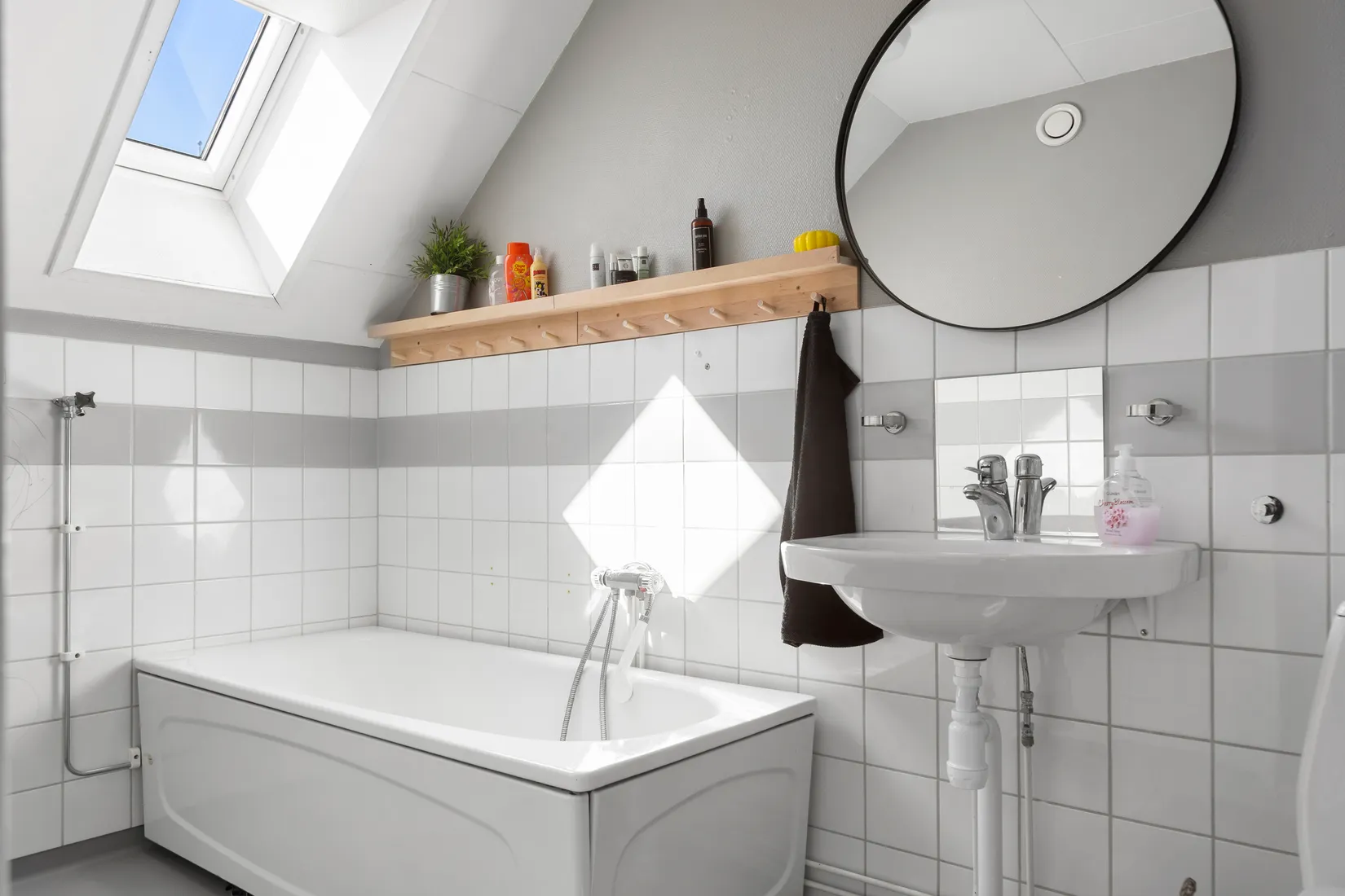 Bostadsrätt, Radhus, Lärkbacken 1B, Frillesås tätort, Kungsbacka