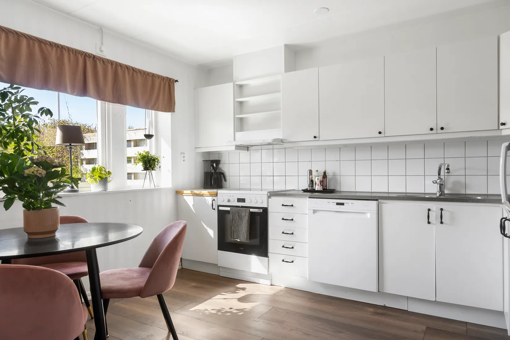 Bostadsrätt, Radhus, Lärkbacken 1B, Frillesås tätort, Kungsbacka