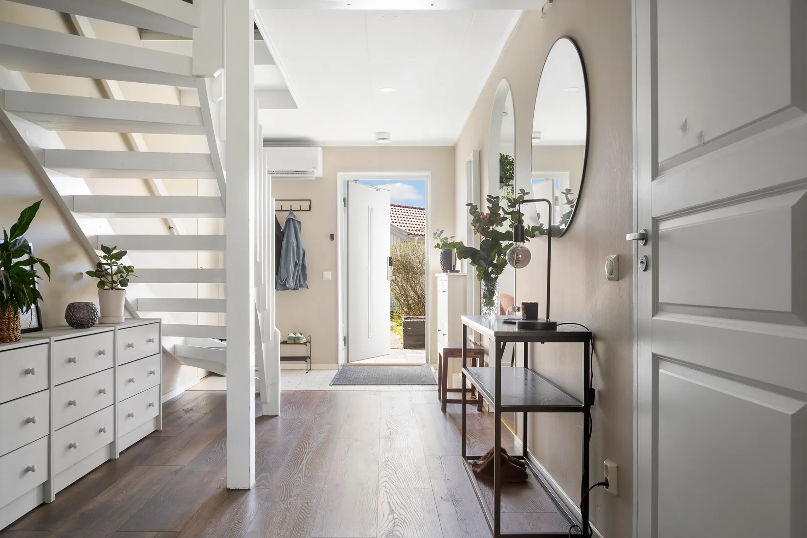 Bostadsrätt, Radhus, Lärkbacken 1B, Frillesås tätort, Kungsbacka