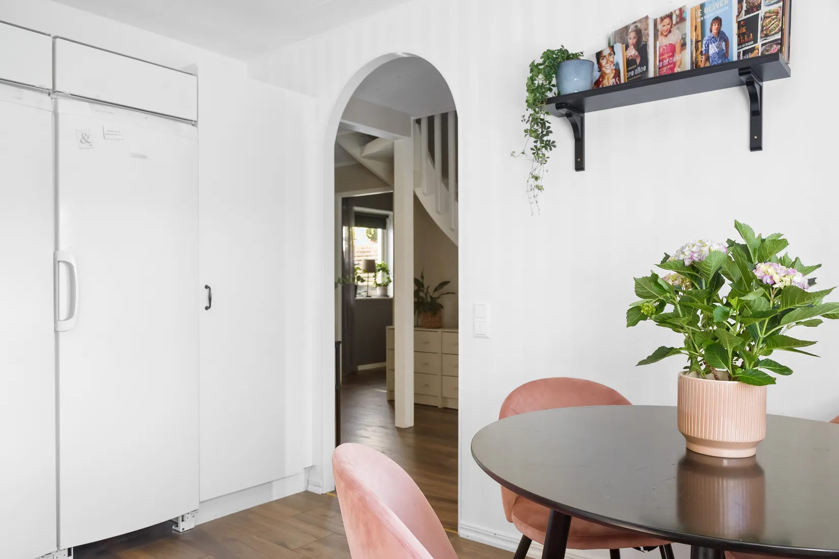 Bostadsrätt, Radhus, Lärkbacken 1B, Frillesås tätort, Kungsbacka