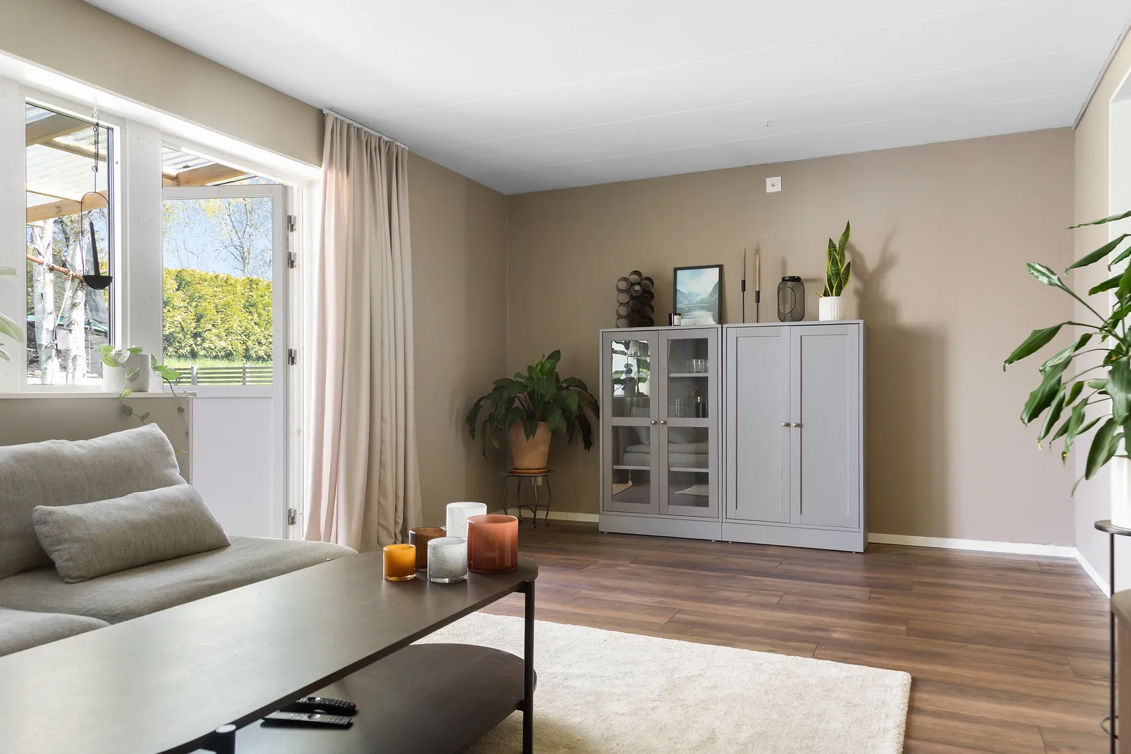 Bostadsrätt, Radhus, Lärkbacken 1B, Frillesås tätort, Kungsbacka