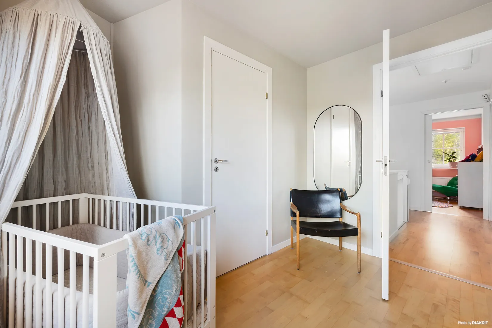 Radhus, Armévägen 52, Gribbylund, Täby