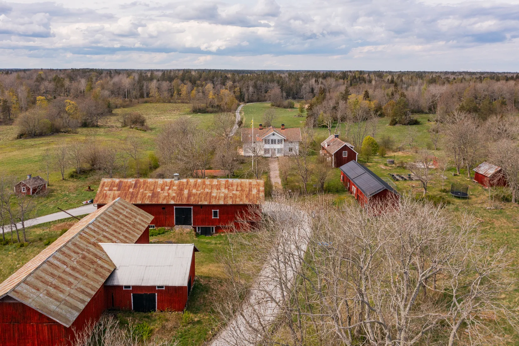Gård/Skog, Holmsundsvägen 6, Björhövda, Norrtälje