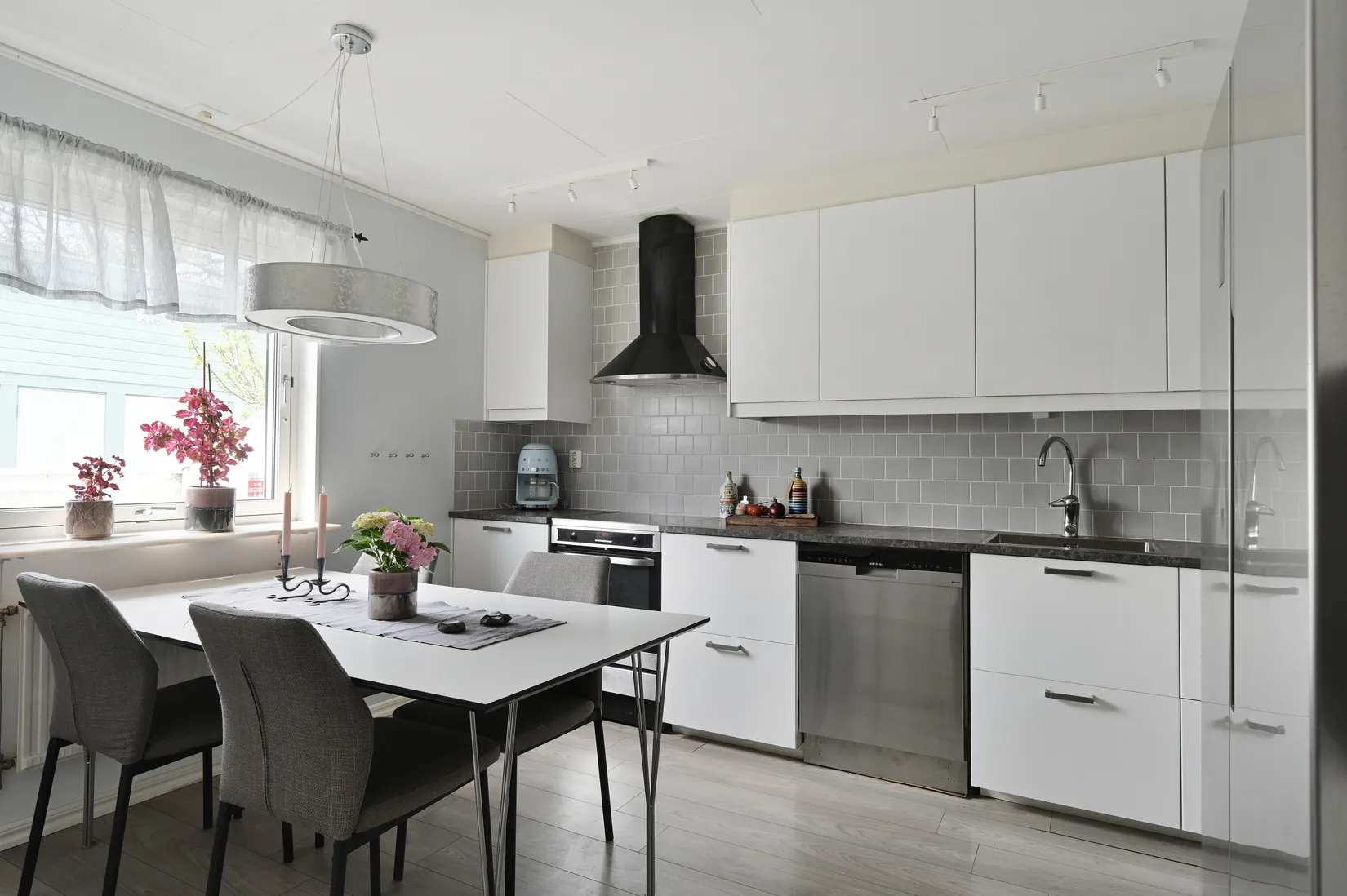 Radhus, Balettvägen 49, Huddinge
