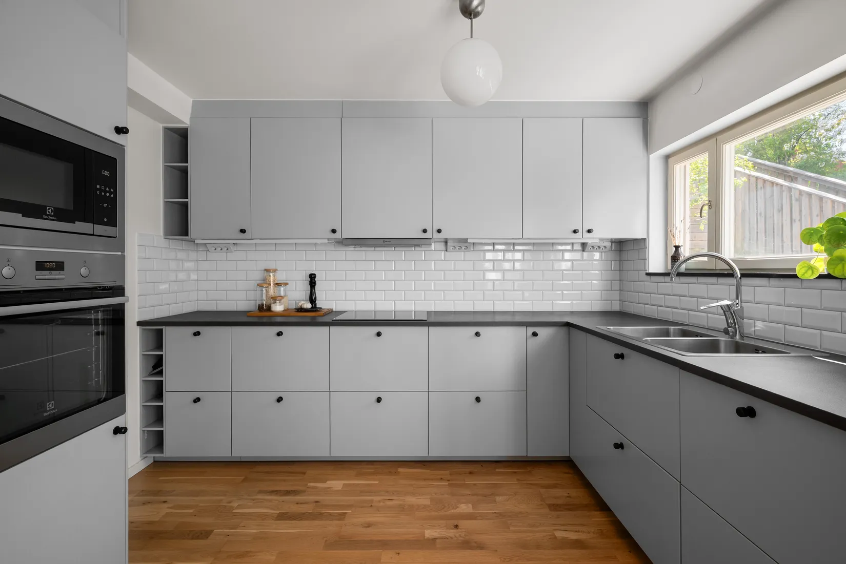 Villa, Radhus, Sämjevägen 23, Nälsta, Stockholm
