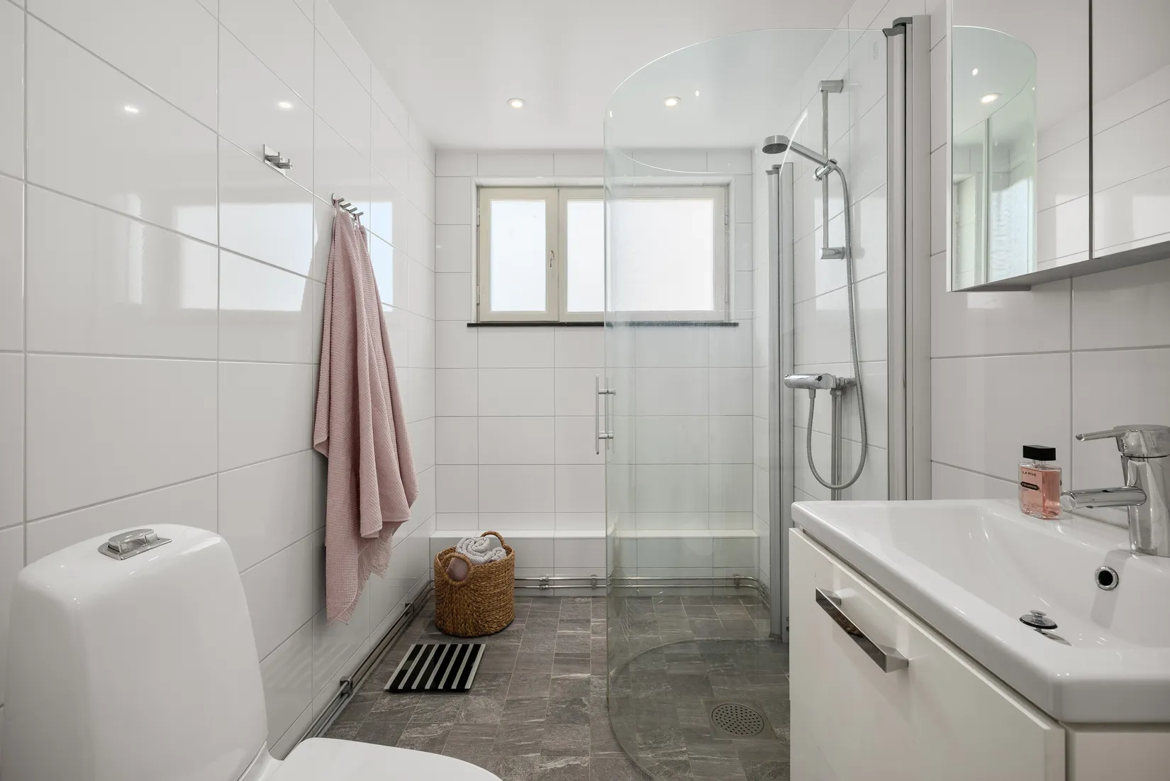 Villa, Radhus, Sämjevägen 23, Nälsta, Stockholm
