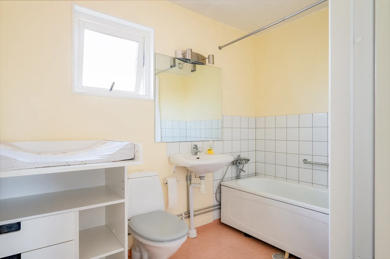 Bostadsrätt, Radhus, Pojkarnas väg 46, Bergshammar, Nyköping