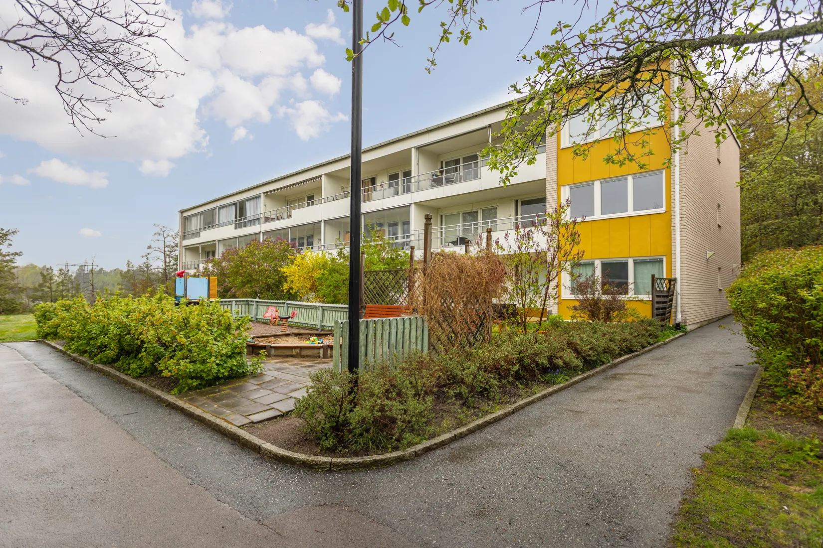 Bostadsrätt, Lomvägen 605, Kärrdal, Sollentuna