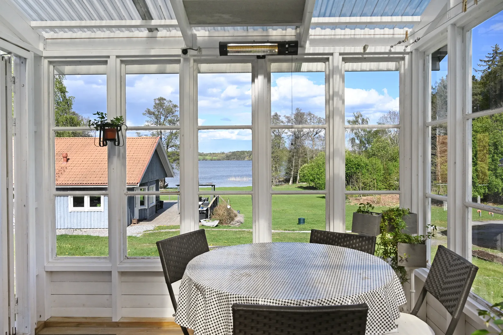 Villa, Sjöglimtsvägen 11, Färingsö Färjestaden, Ekerö