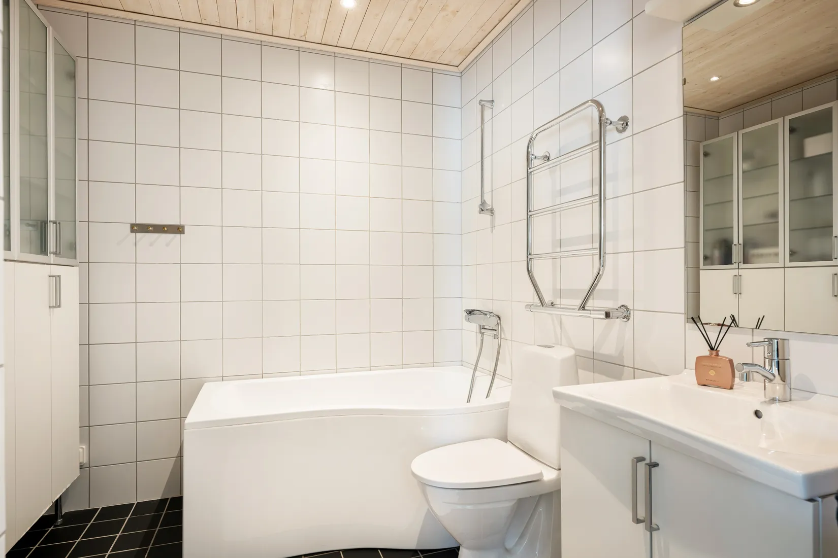 Villa, Radhus, Torpängsbacken 66, Gribbylund, Täby