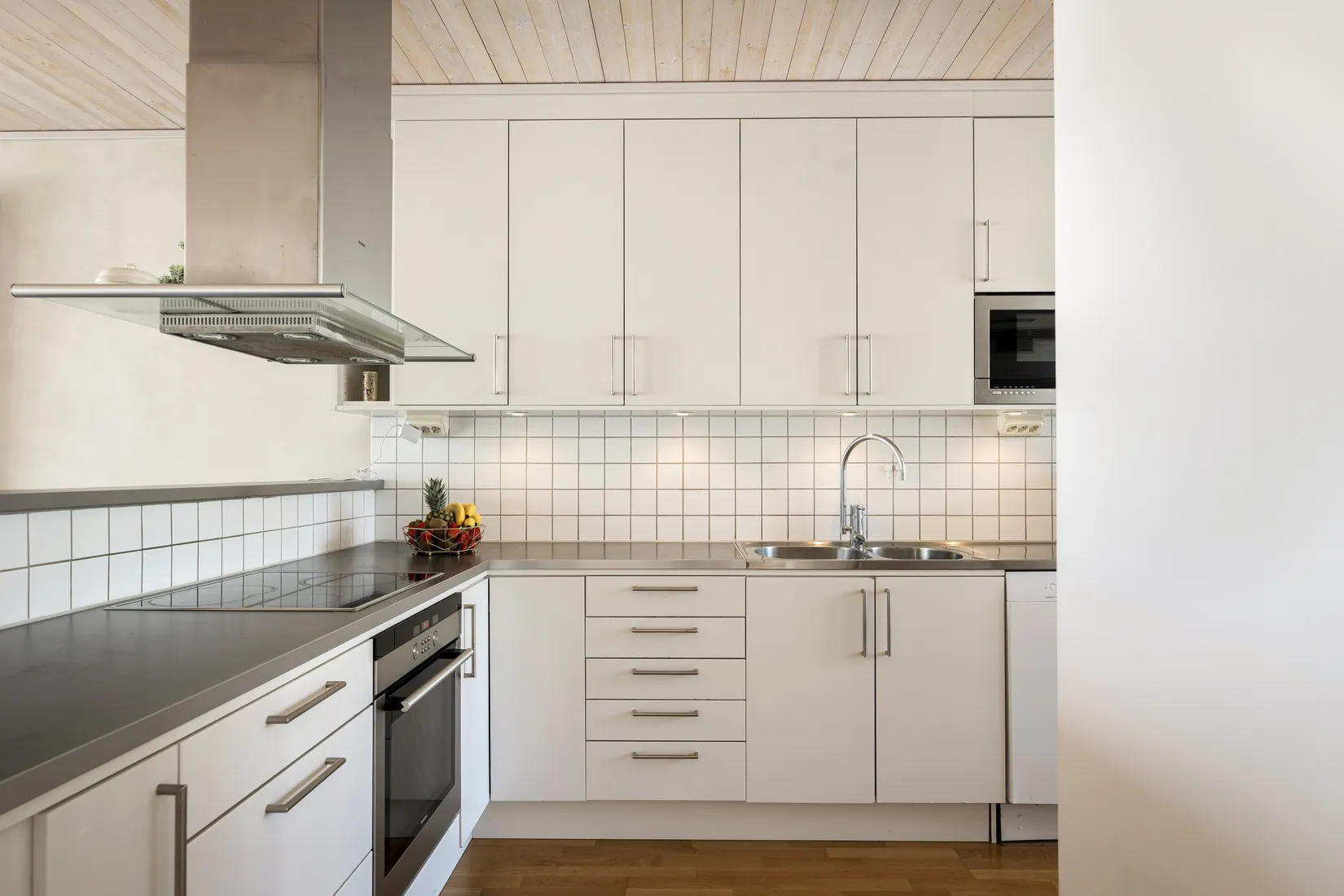Villa, Radhus, Torpängsbacken 66, Gribbylund, Täby