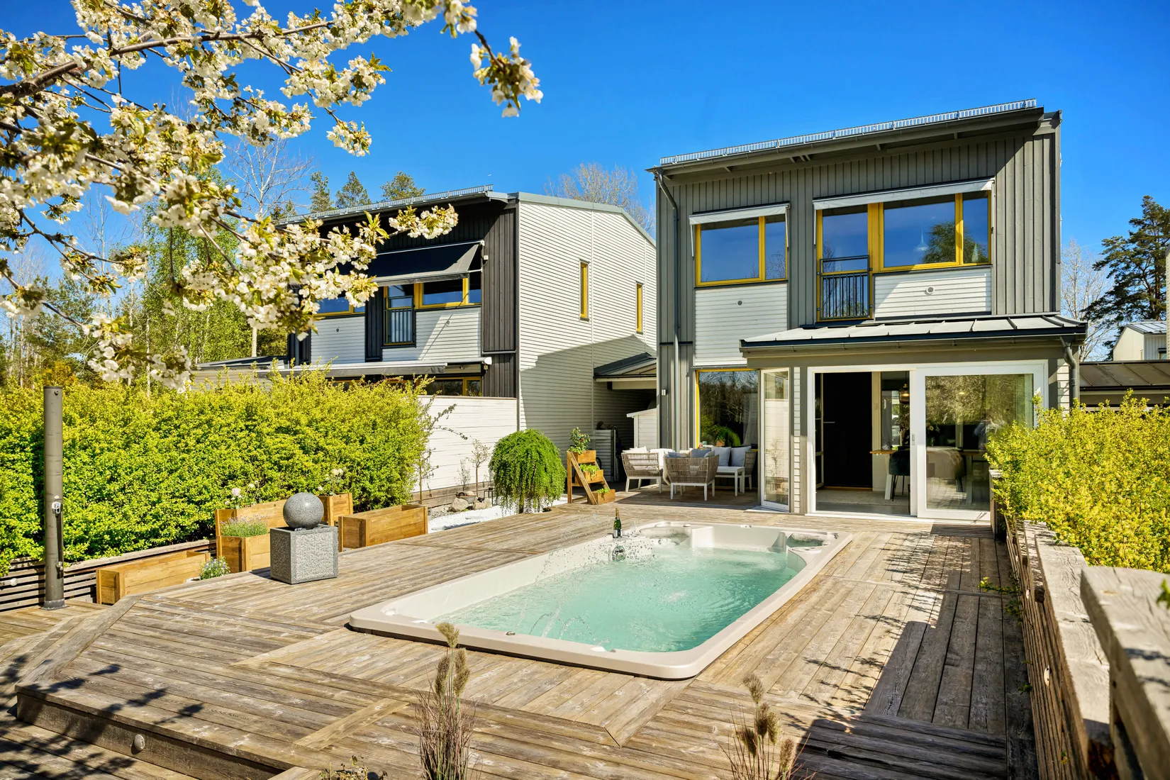 Villa, Radhus, Torpängsbacken 66, Gribbylund, Täby
