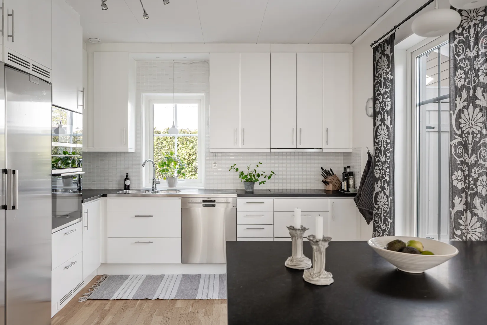 Villa, LÖVBRUNNAVÄGEN 24, Lövbrunna, Täby