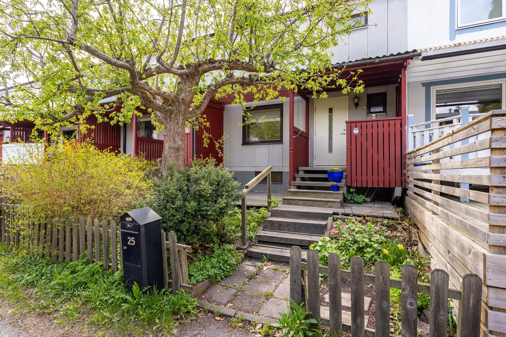 Villa, Radhus, Hantverksvägen 25, Smedby, Österåker