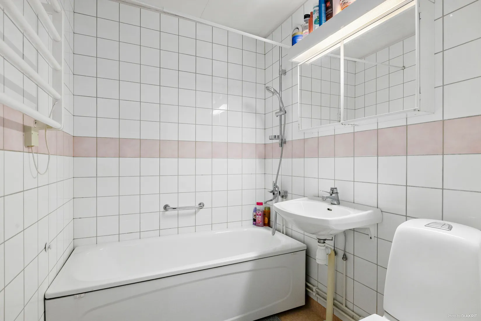 Radhus, Willéngatan 74, Kumlaby, Kumla