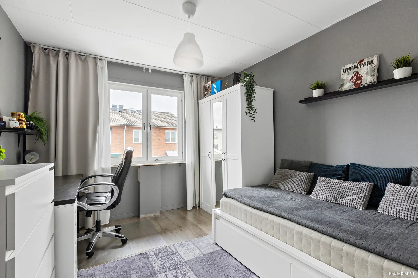 Radhus, Willéngatan 74, Kumlaby, Kumla