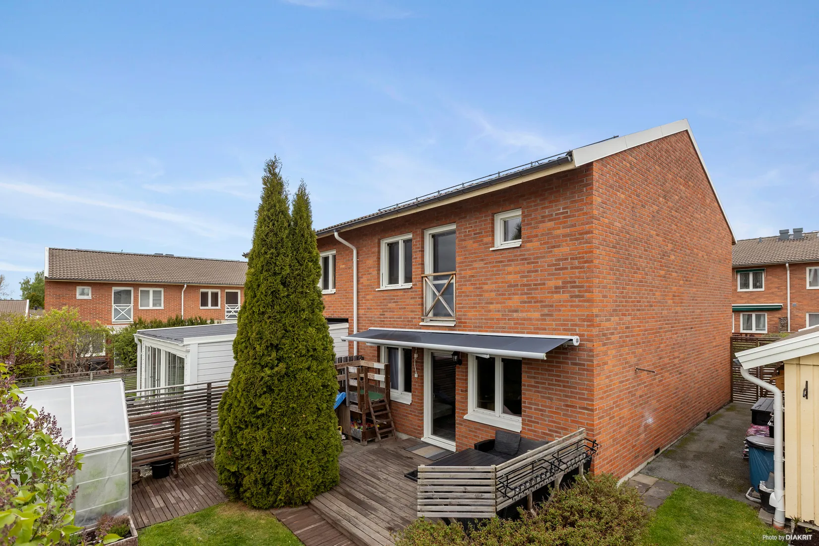 Radhus, Willéngatan 74, Kumlaby, Kumla