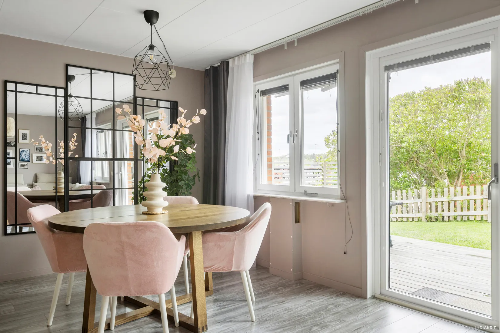 Radhus, Willéngatan 74, Kumlaby, Kumla
