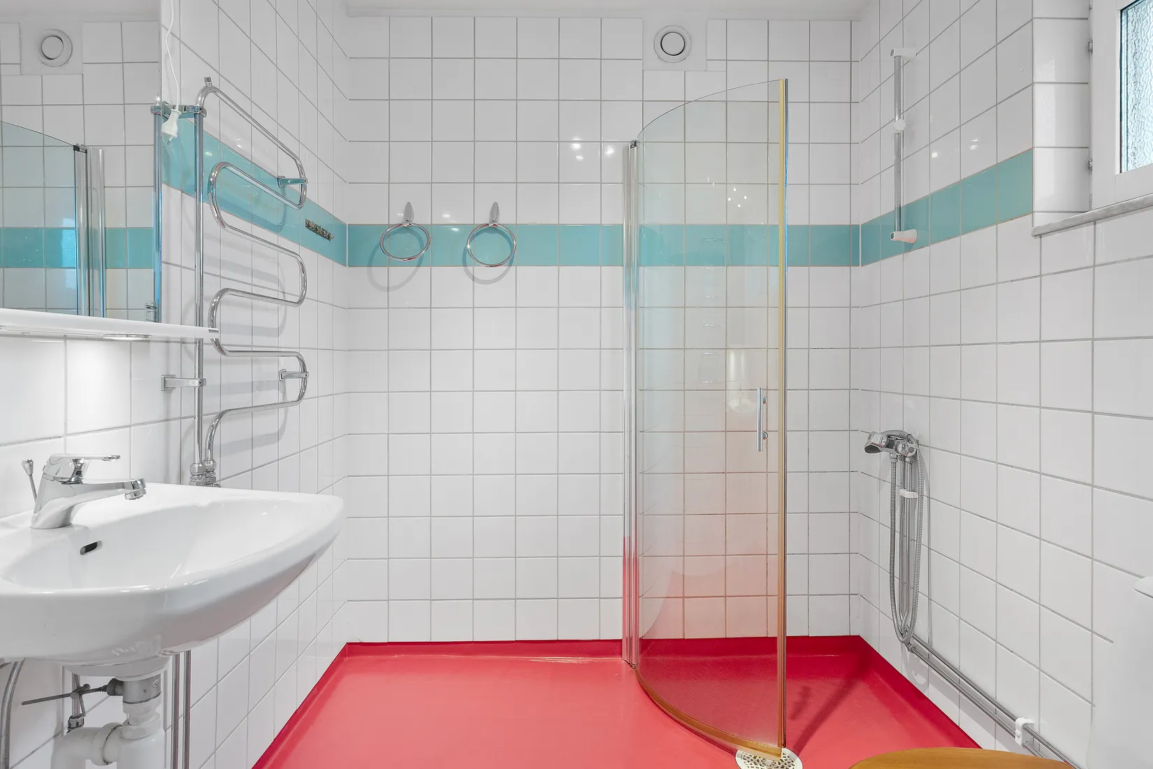 Bostadsrätt, Radhus, Lantgårdsvägen 27, Viby, Sollentuna