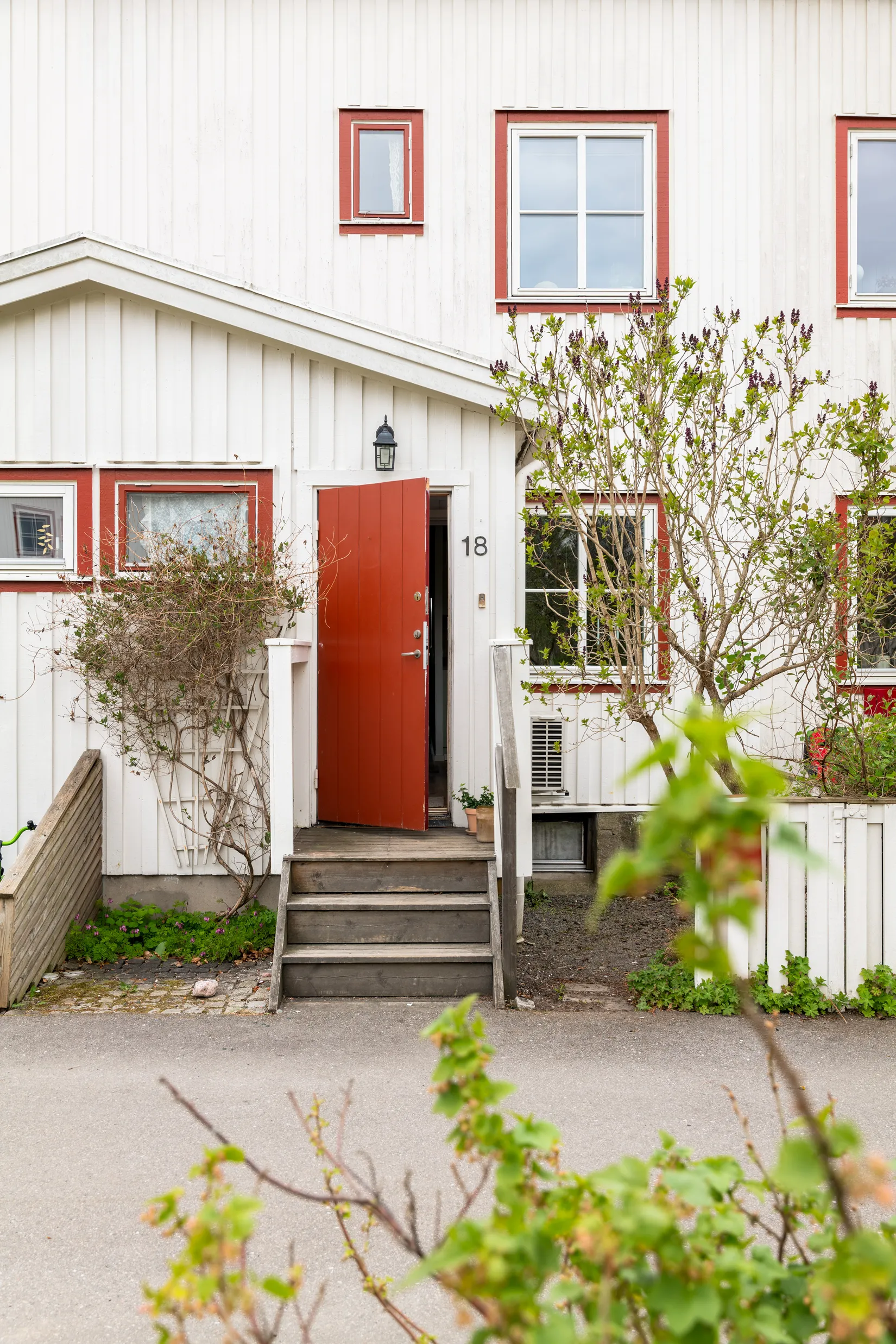 Villa, Radhus, Sjövallavägen 18, Alafors, Ale