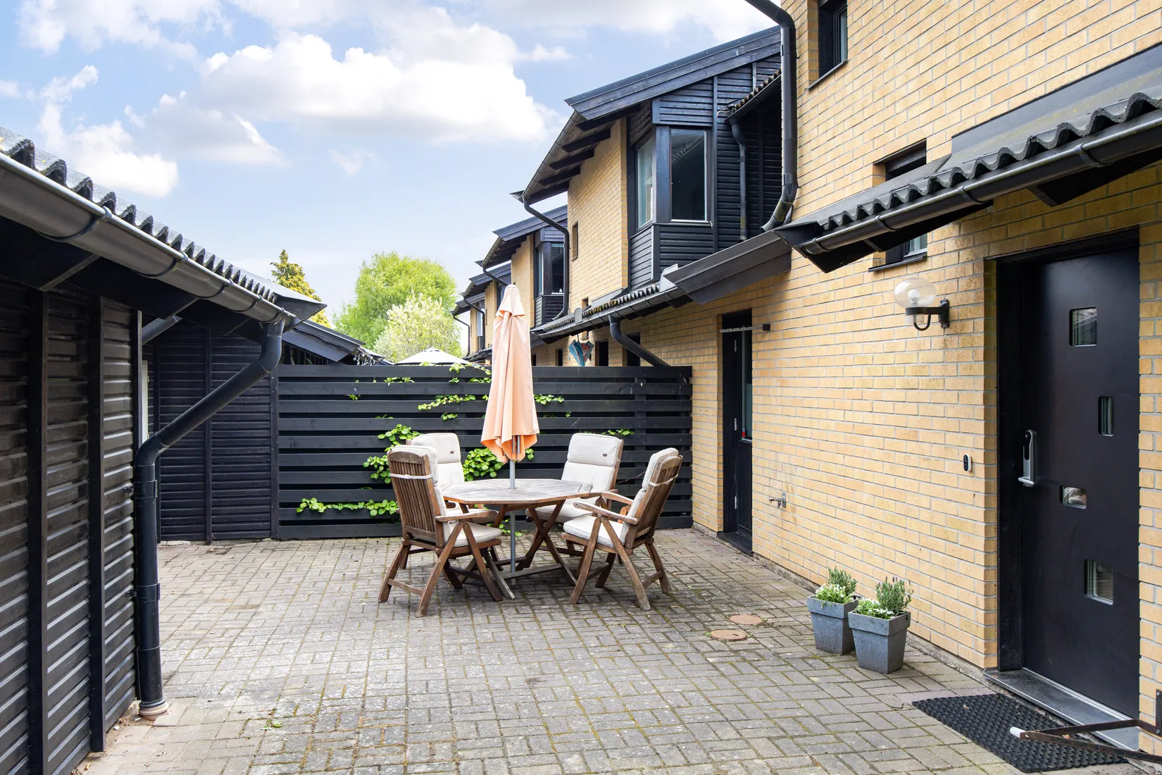 Villa, Radhus, Blomstergården 12, Hjärup, Staffanstorp
