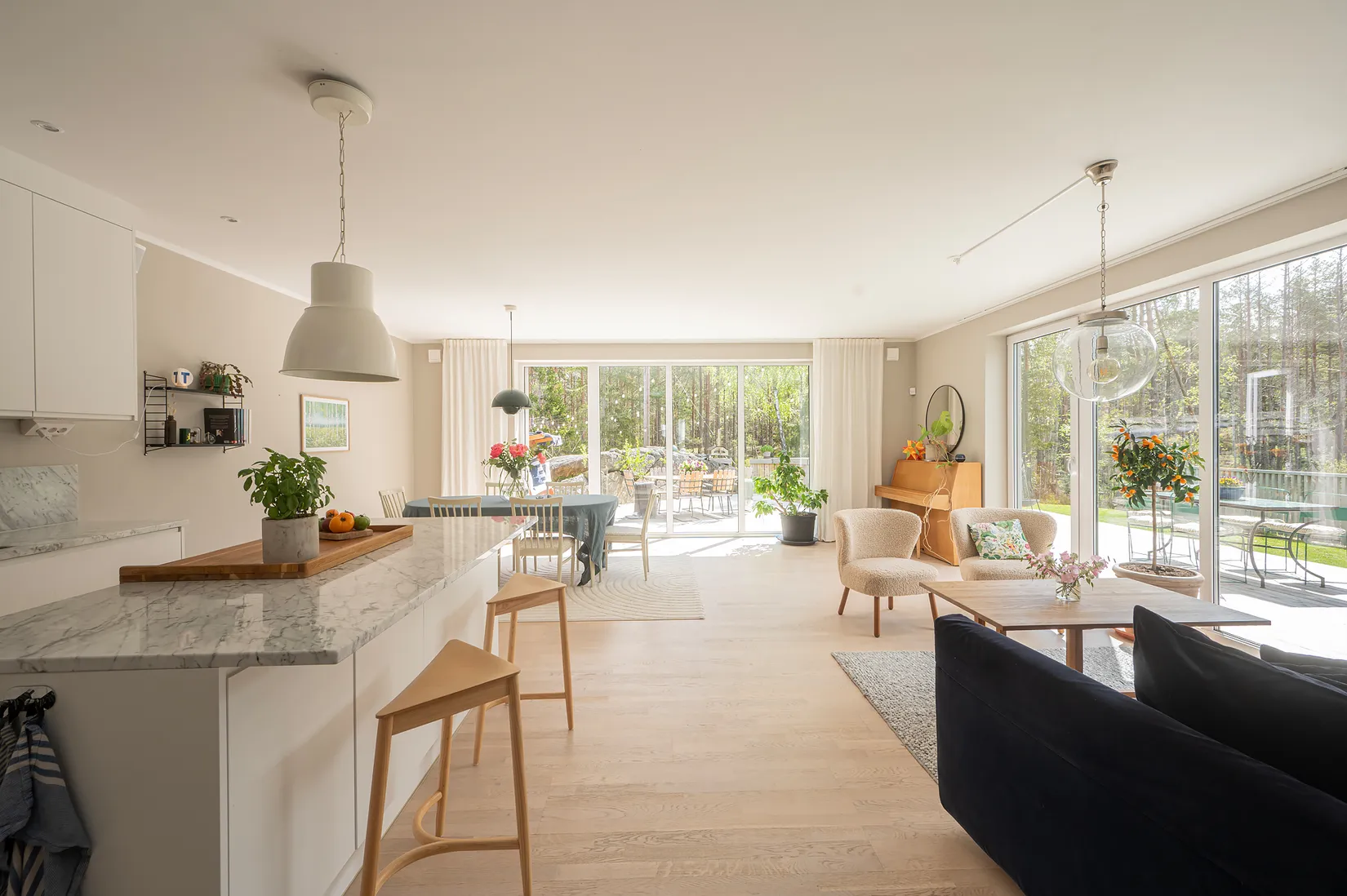 Radhus, Pantografvägen 10A, Högmora, Huddinge