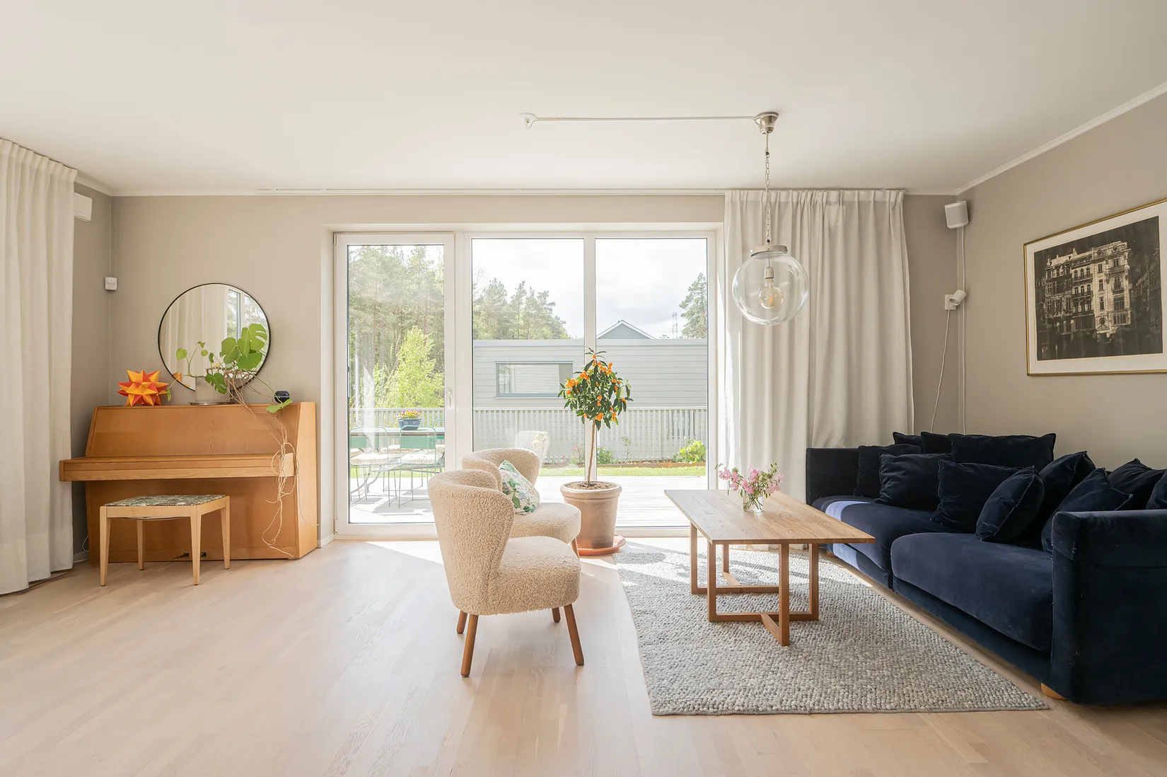 Radhus, Pantografvägen 10A, Högmora, Huddinge