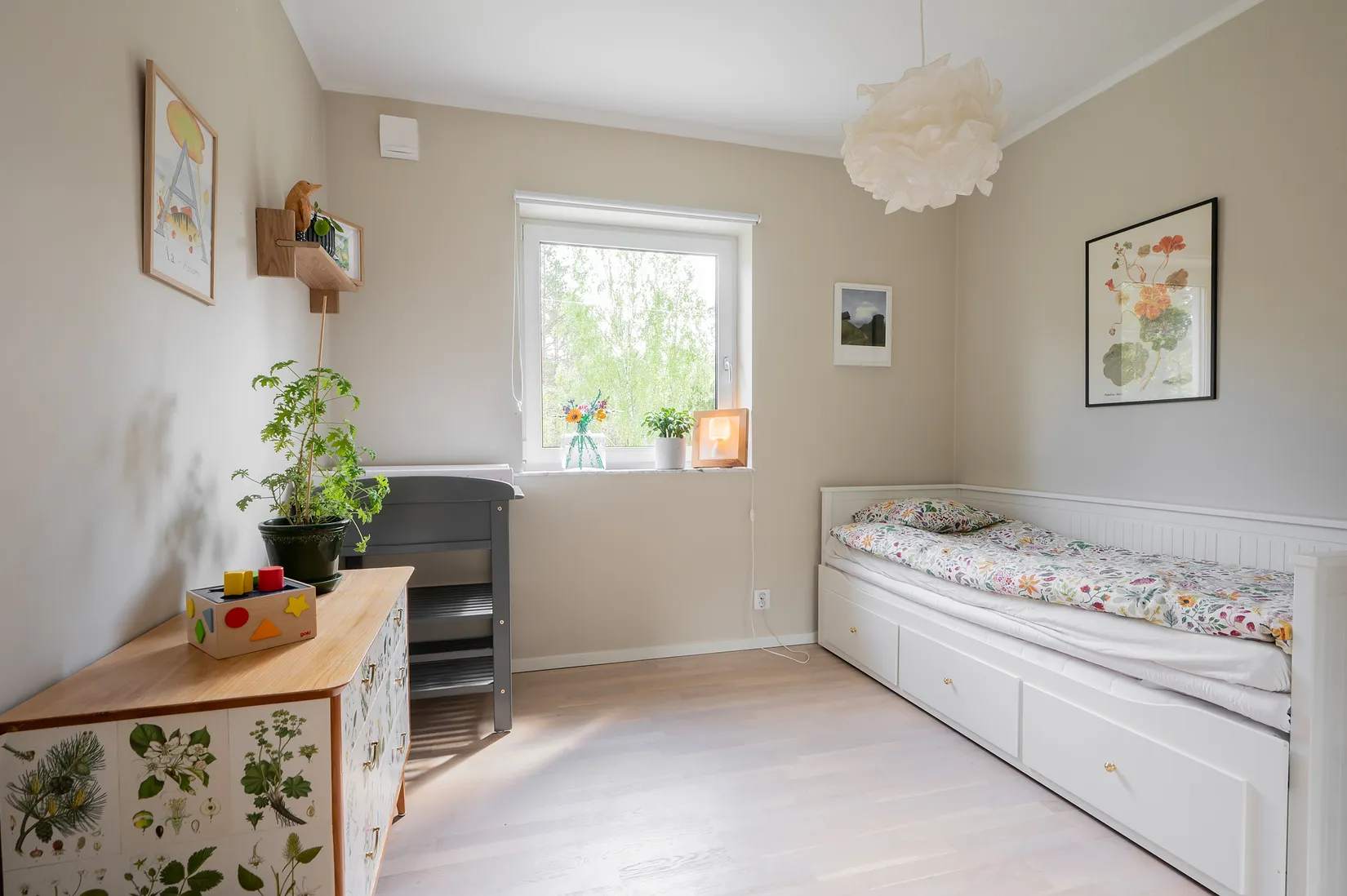 Radhus, Pantografvägen 10A, Högmora, Huddinge