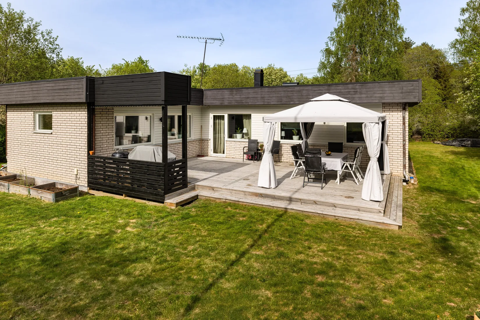 Villa, Slipvägen 12, Sanda, Strängnäs