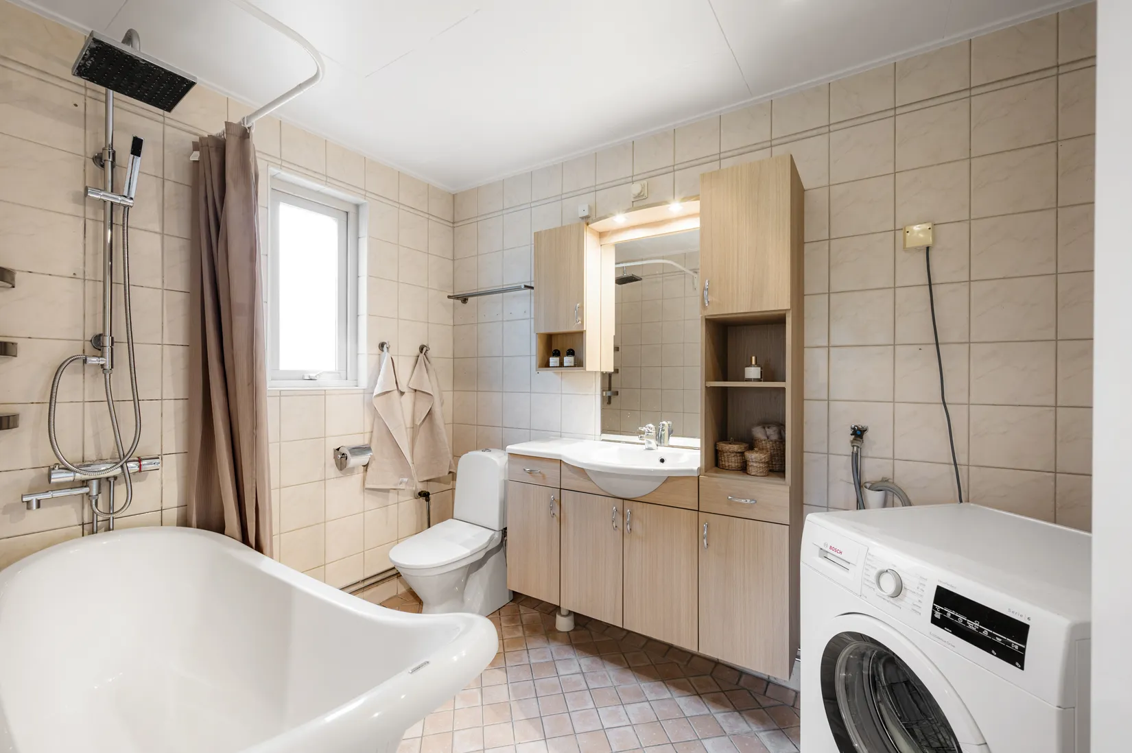 Villa, Vinbärsstigen 5, Kungsängen/Gröna Dalen, Upplands-Bro