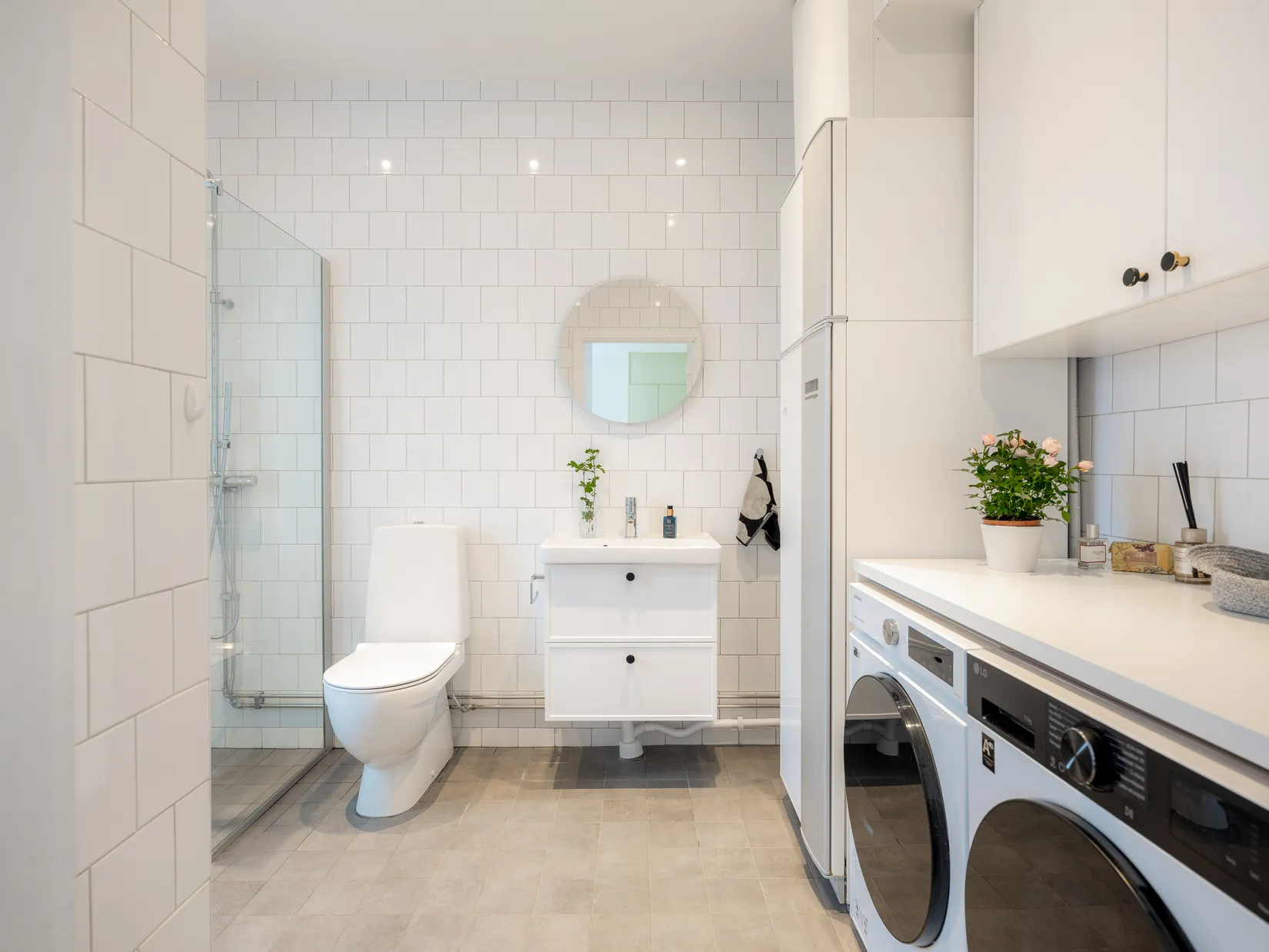 Radhus, Rådans Gårdsväg 48, Silverdal, Sollentuna