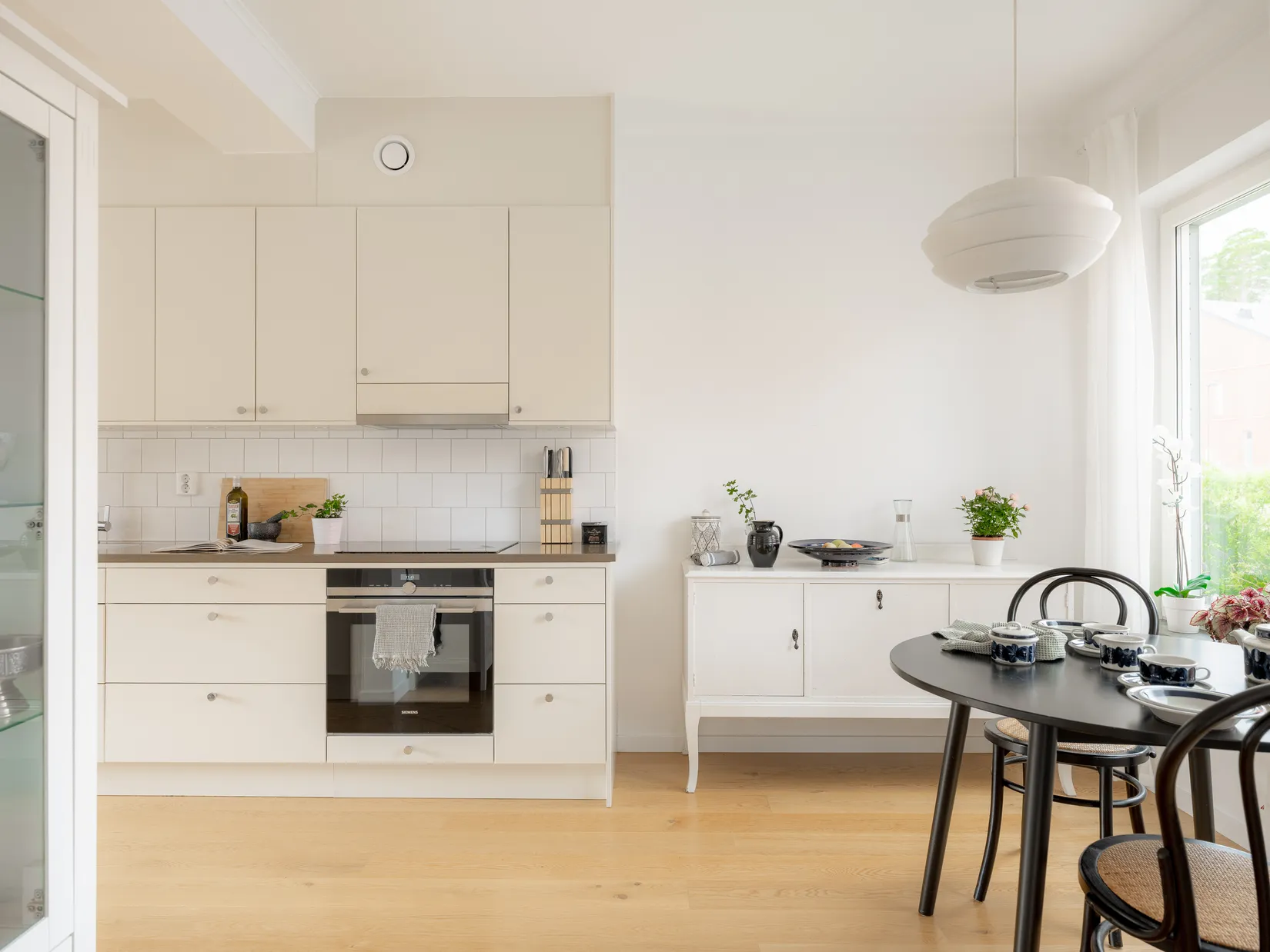 Radhus, Rådans Gårdsväg 48, Silverdal, Sollentuna