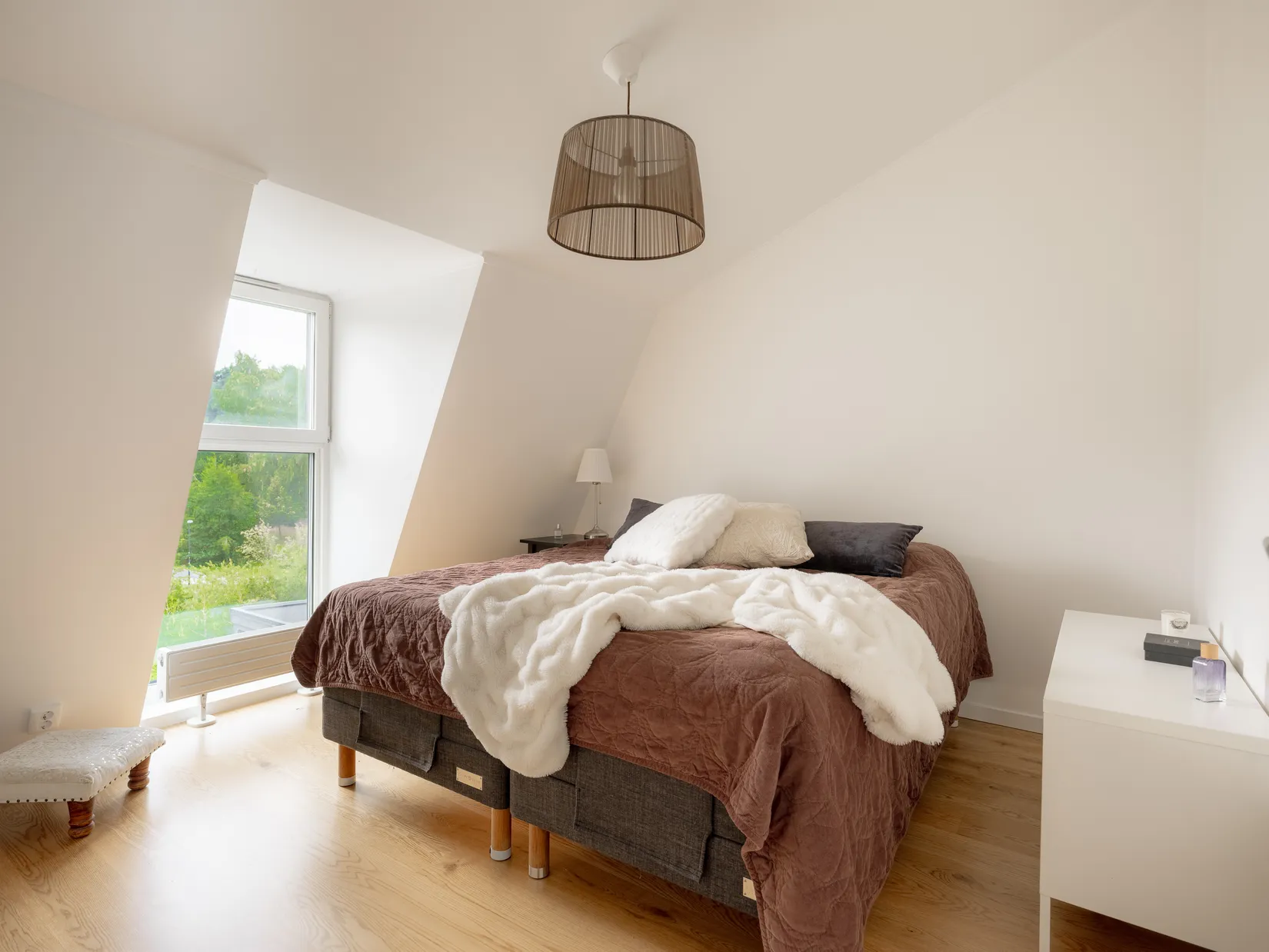 Radhus, Rådans Gårdsväg 48, Silverdal, Sollentuna