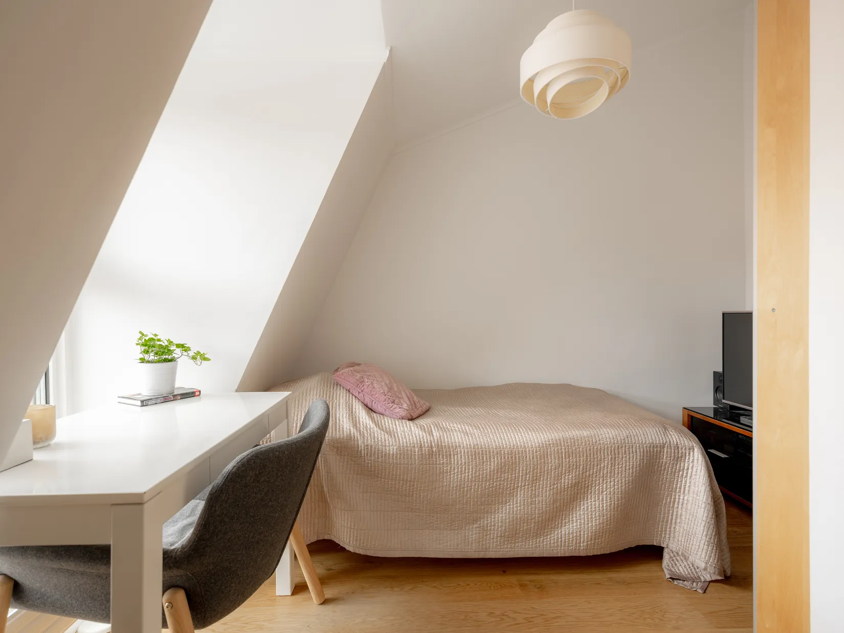 Radhus, Rådans Gårdsväg 48, Silverdal, Sollentuna