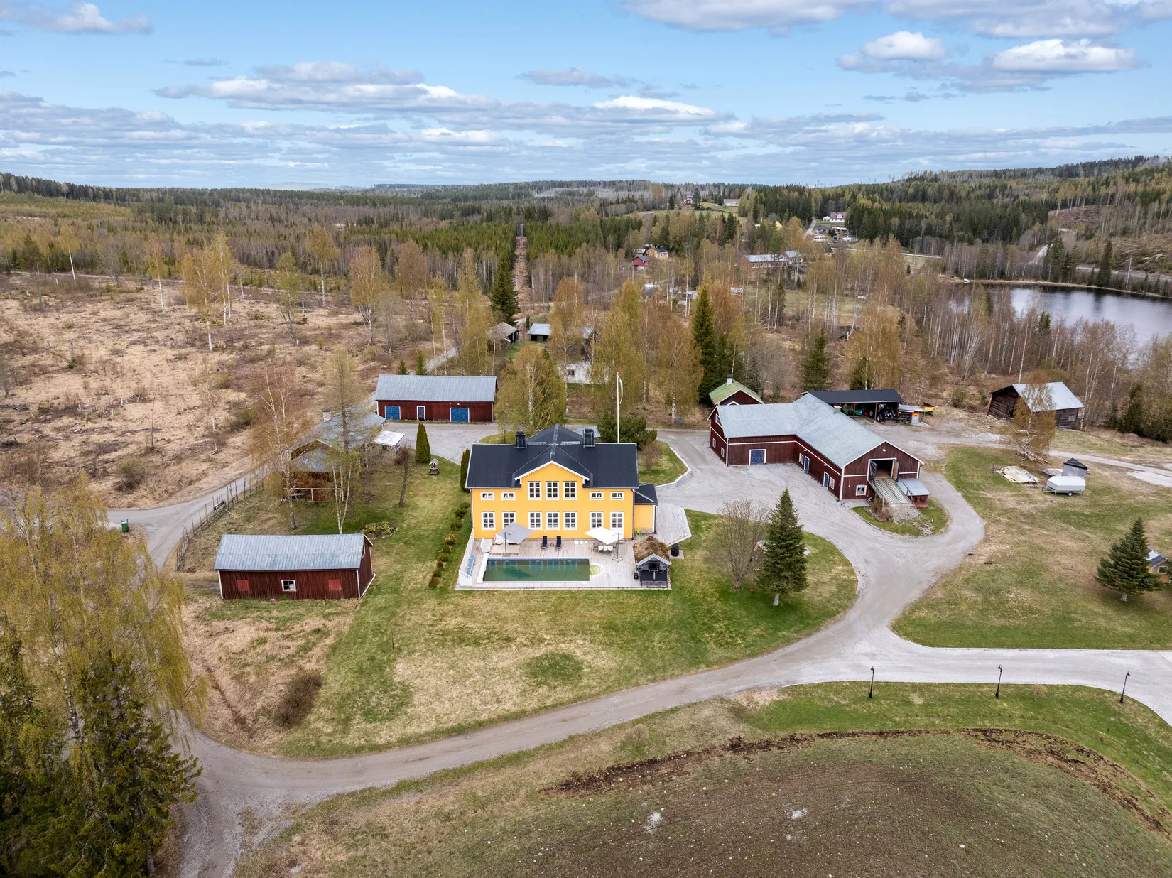 Gård/Skog, Storhullsjön 445, Sundsvall