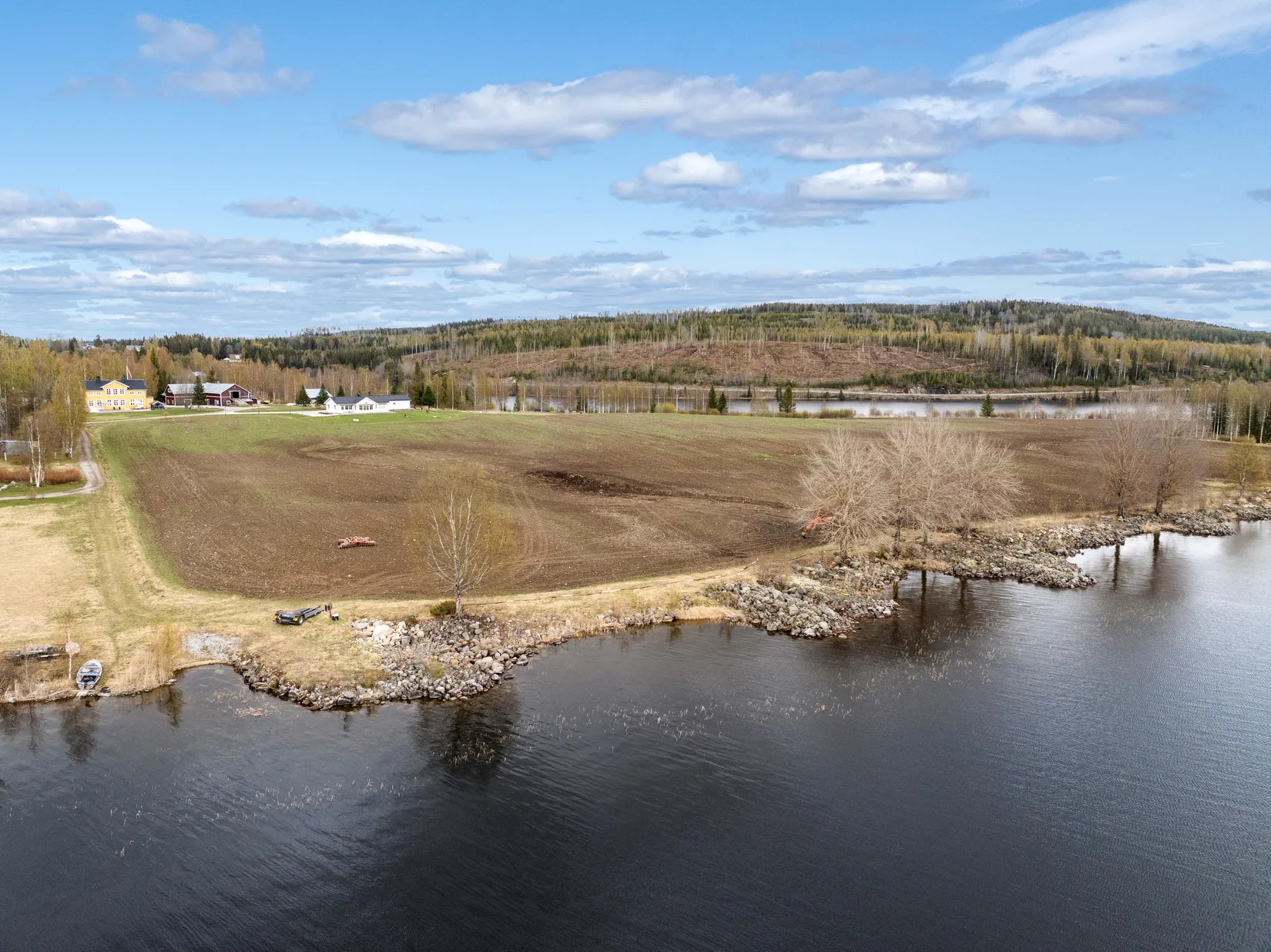 Gård/Skog, Storhullsjön 445, Sundsvall